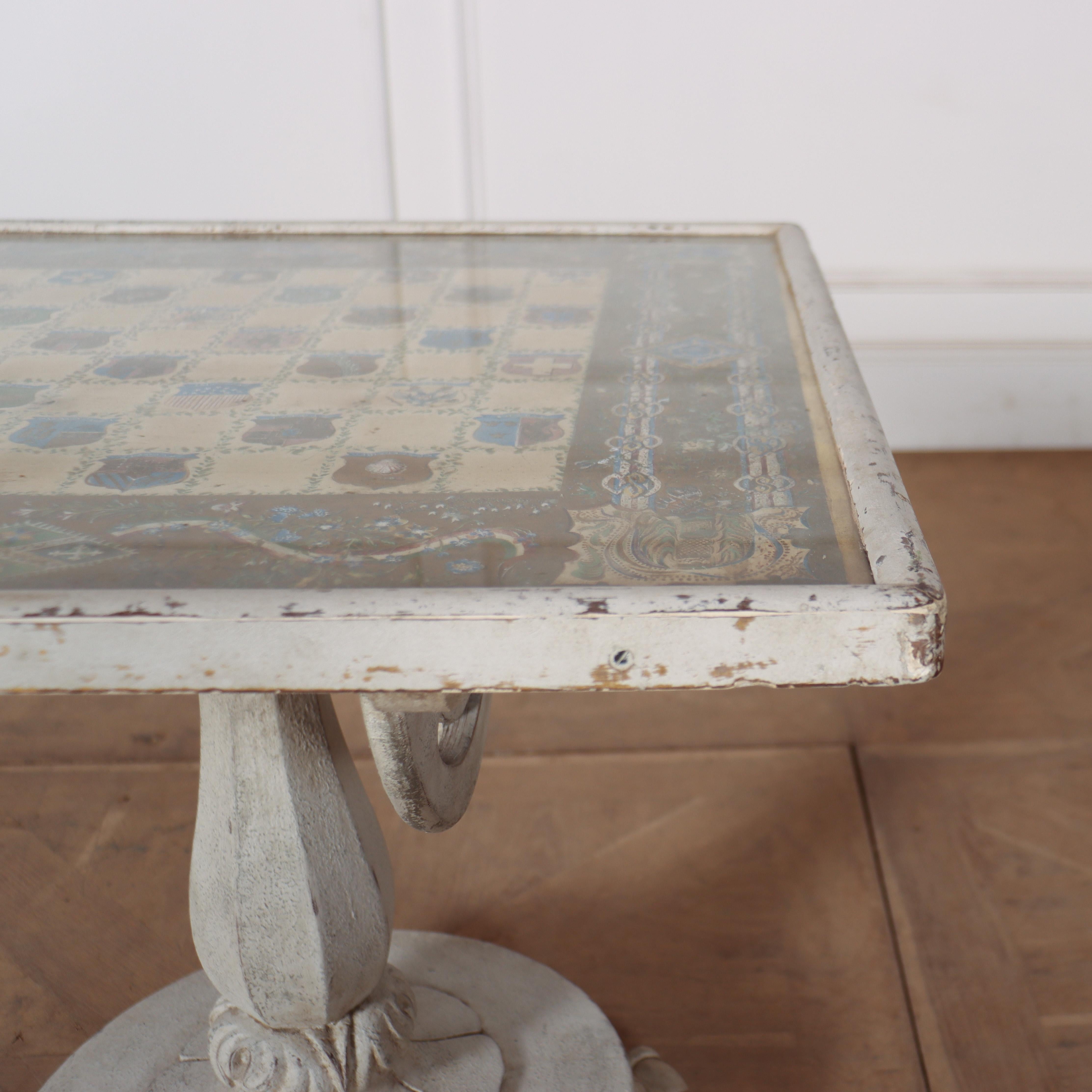 Small Painted Lamp Table In Good Condition For Sale In Leamington Spa, Warwickshire