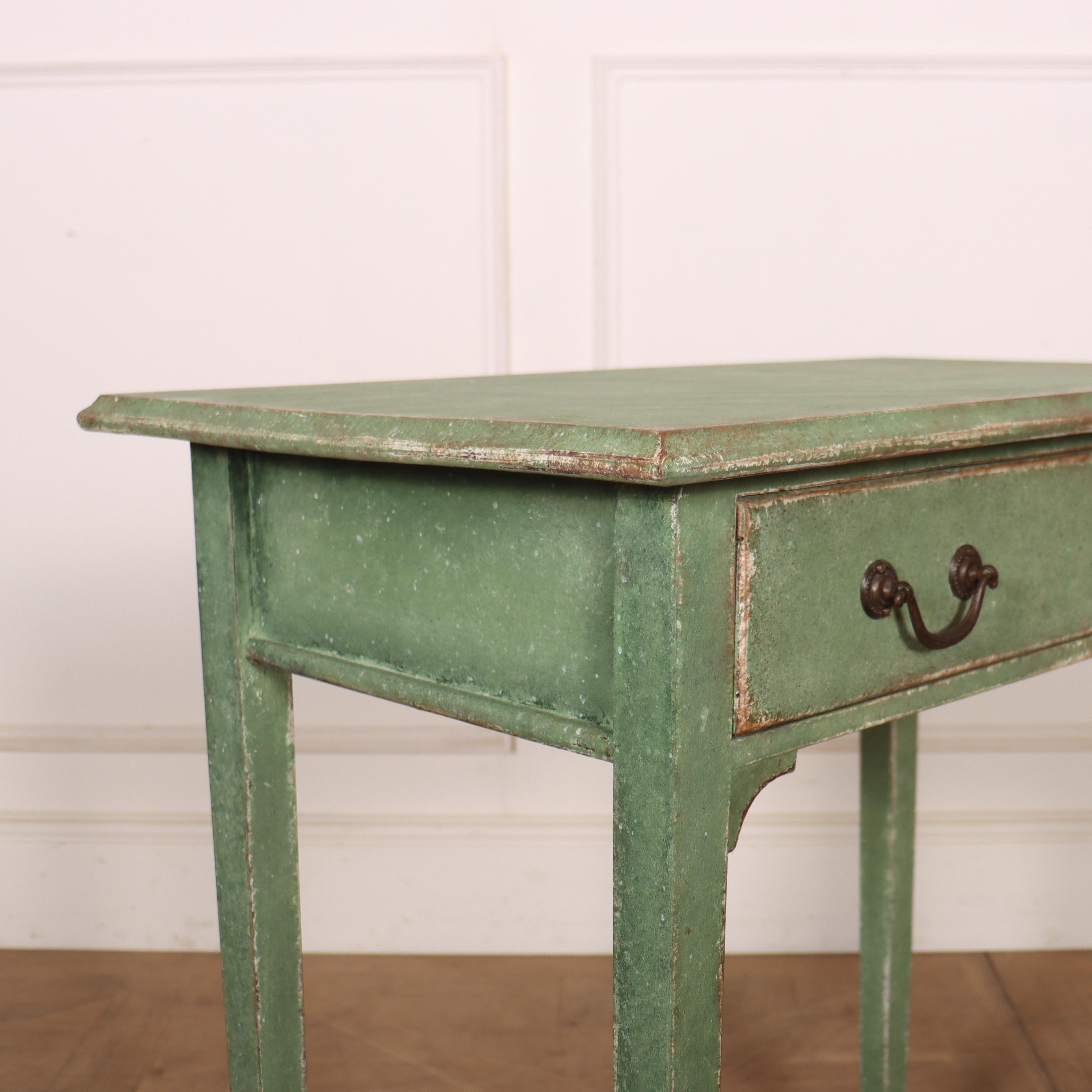 Small Painted Lamp Table In Good Condition For Sale In Leamington Spa, Warwickshire