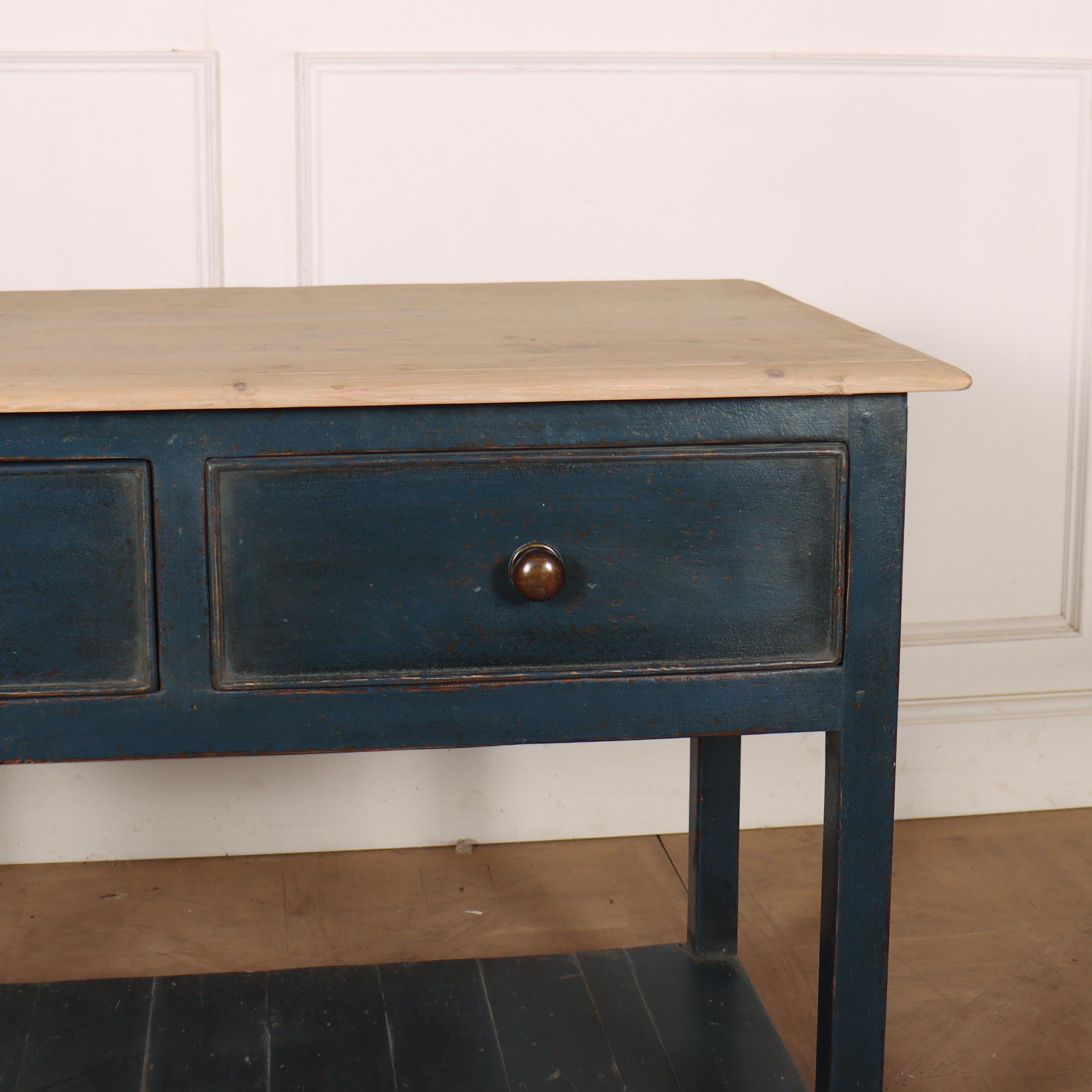 Peint Petite base de buffet peinte en vente
