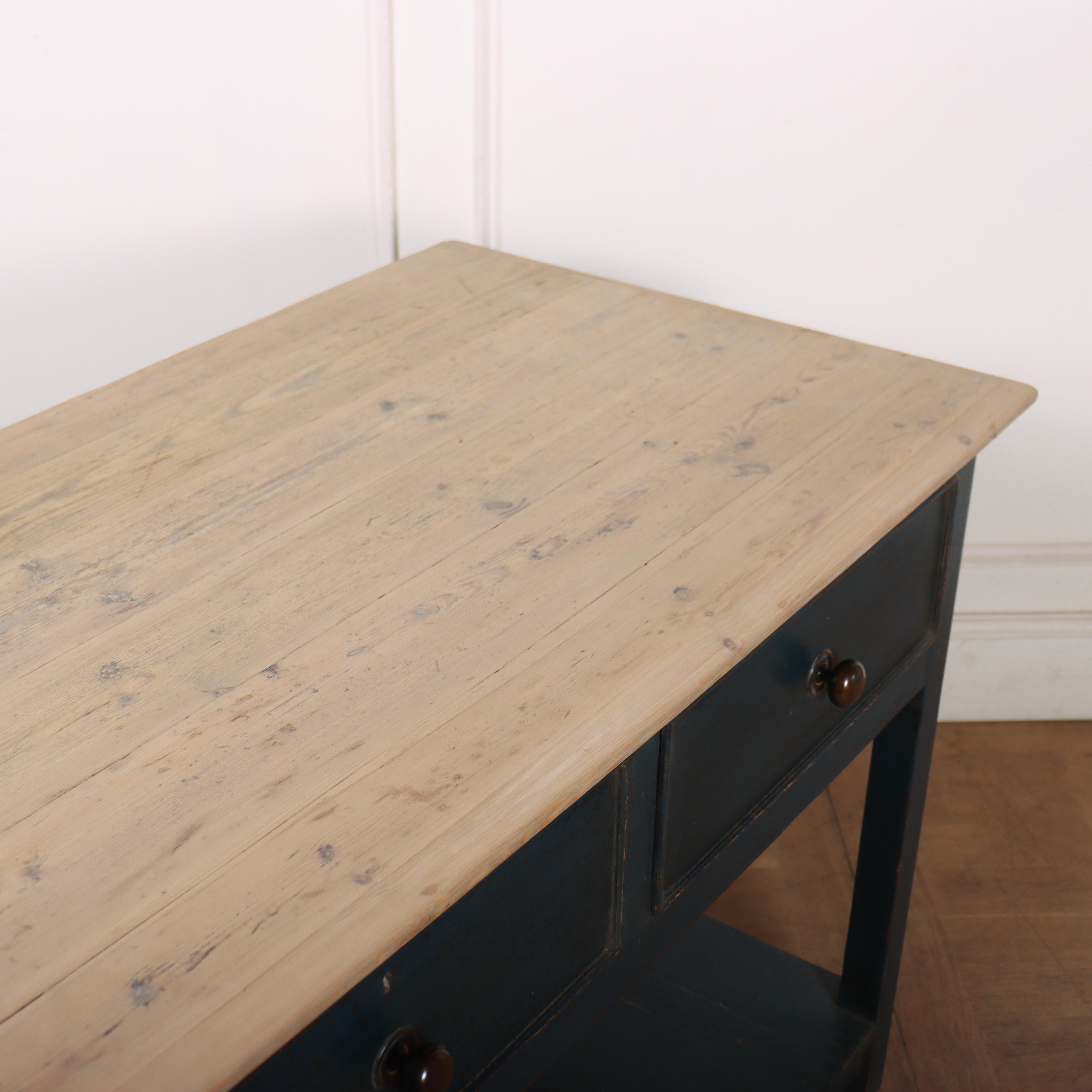 XIXe siècle Petite base de buffet peinte en vente