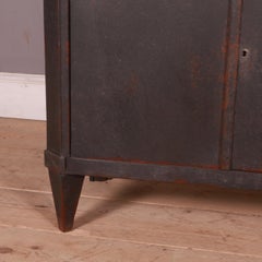 Bemaltes skandinavisches Buffet im Buffetstil