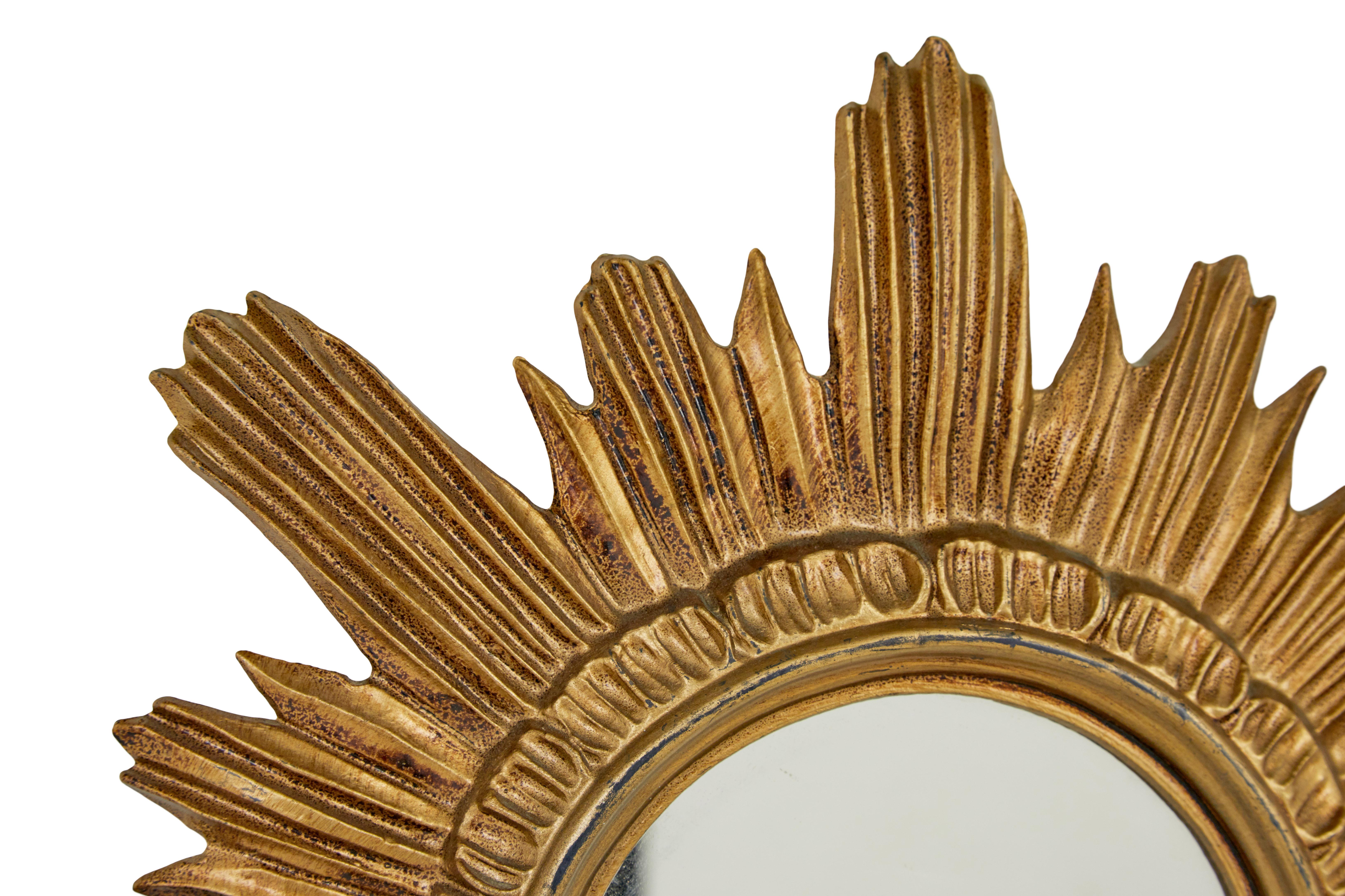 Small pair of 20th century Italian sunburst mirrors In Good Condition In Debenham, Suffolk