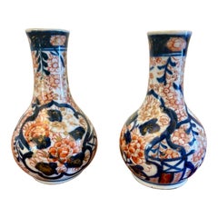 Piccola coppia di vasi Imari giapponesi antichi di qualità edoardiana