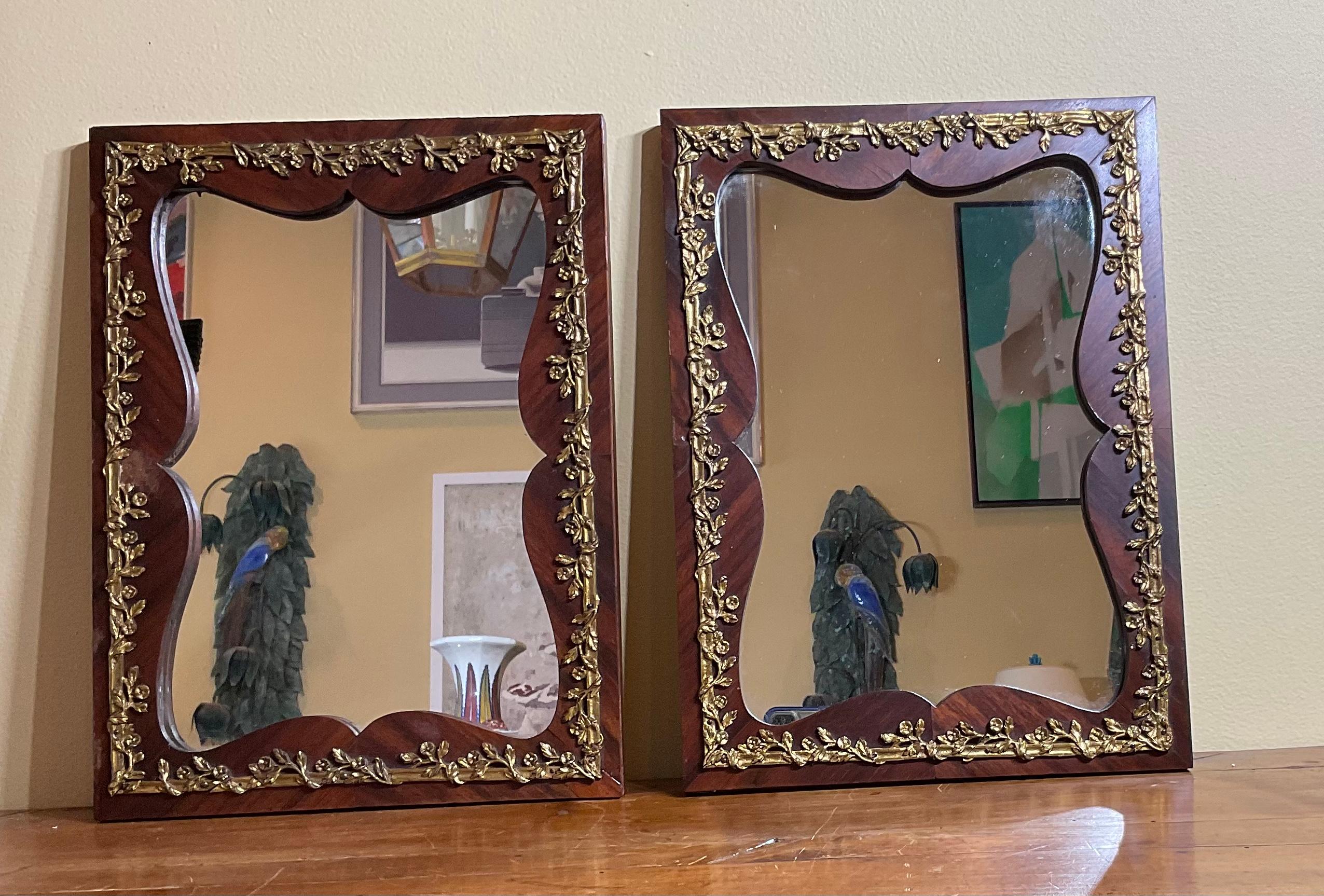Petite paire de miroirs muraux anciens en vente 4