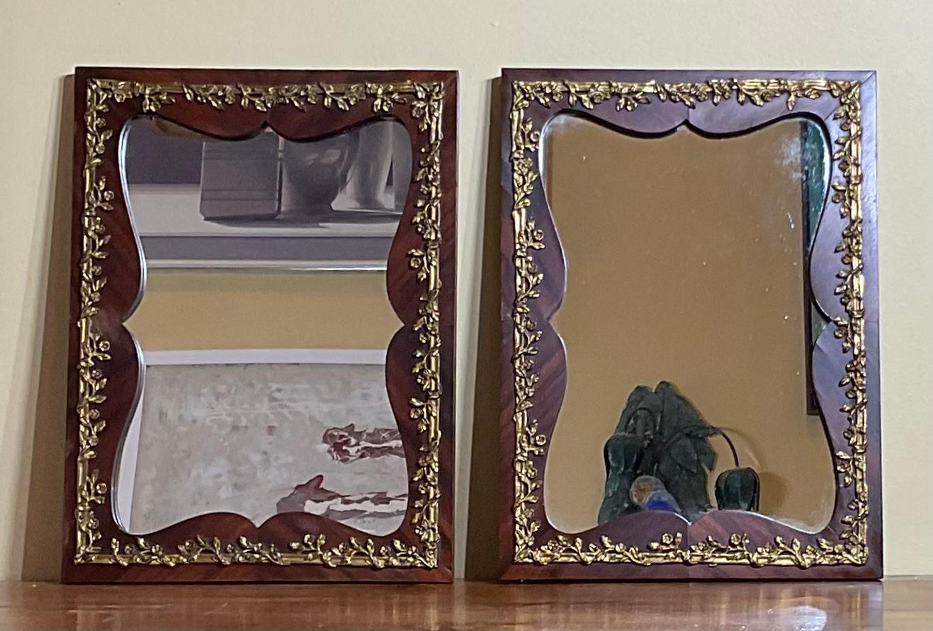 Small Pair of Antique Wall Mirror In Good Condition For Sale In Delray Beach, FL