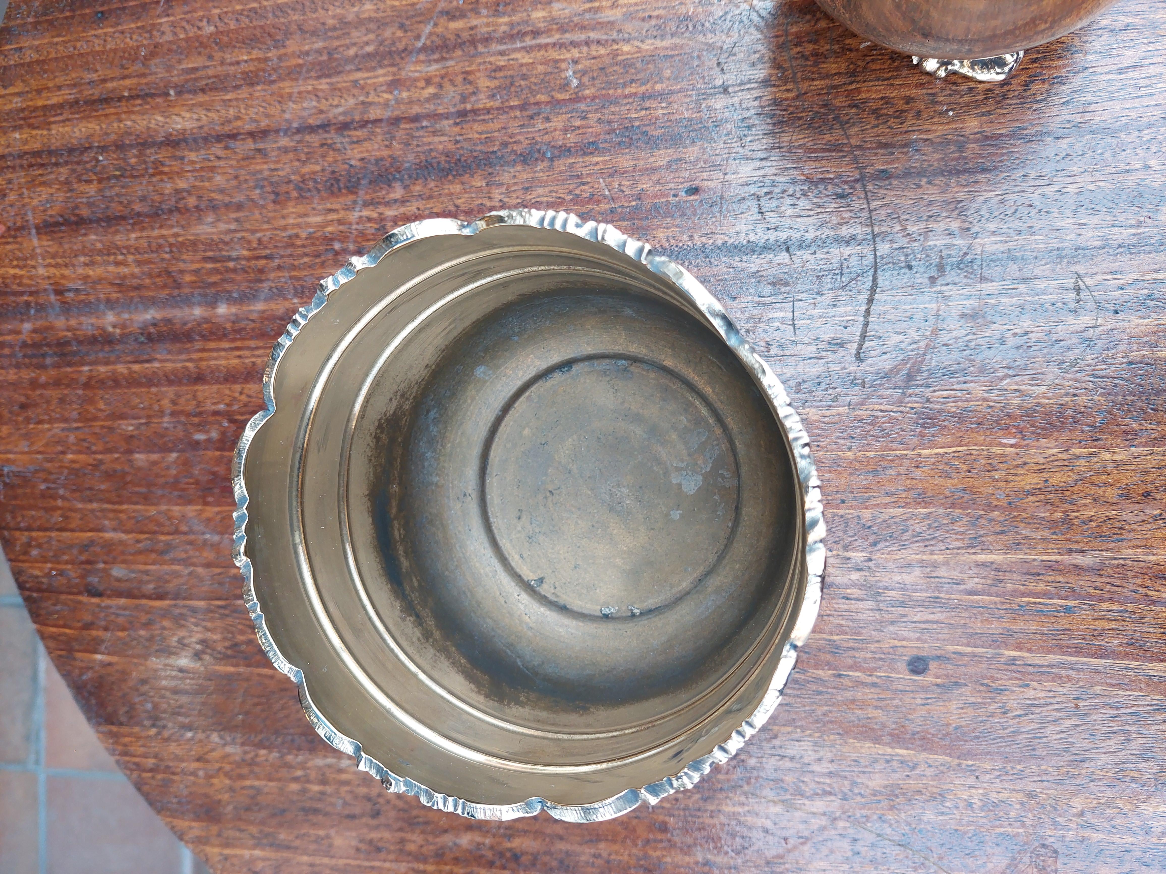 Small Pair of Art Nouveau Brass Planters In Good Condition For Sale In Altrincham, GB