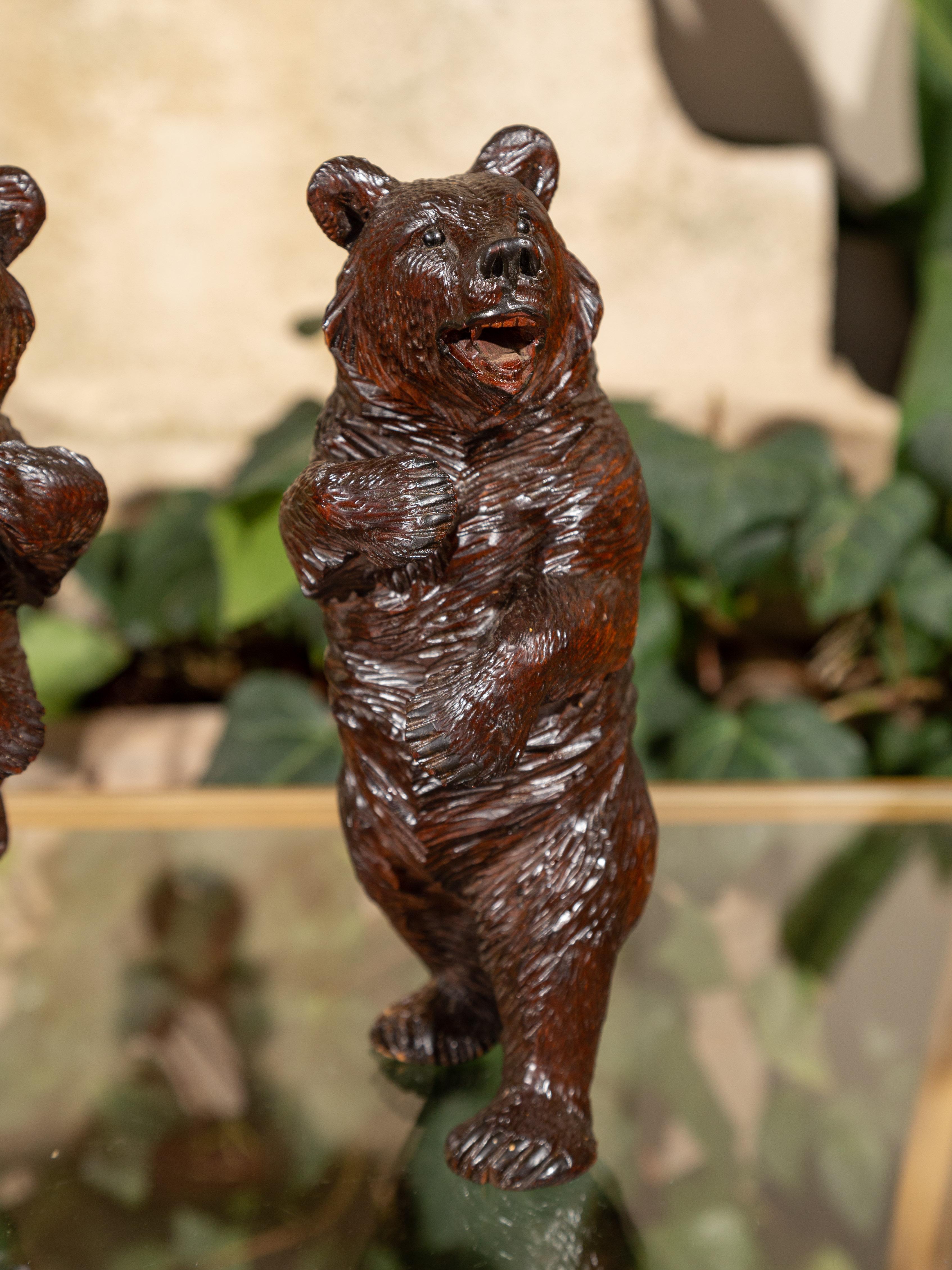 Small Pair of Black Forest Carved Wooden Bears in Standing Position, circa 1900 In Good Condition In Atlanta, GA