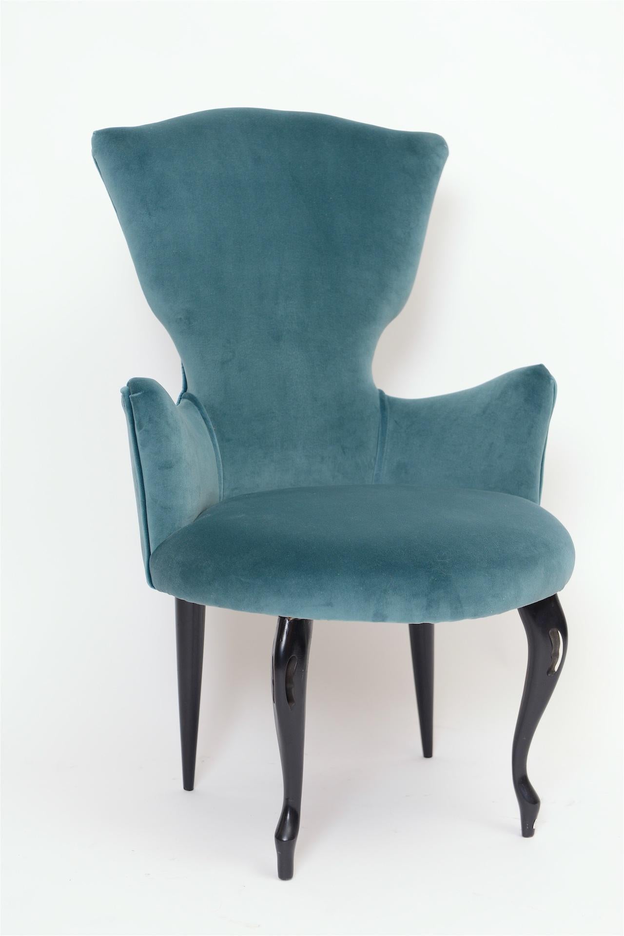 Small Pair of Italian 1950s Chairs in Blue Velvet In Excellent Condition In London, GB