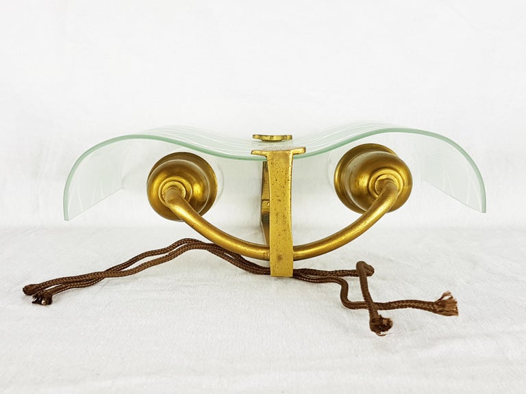 Small Pair of Italian Bent Glass and Brass 1940s Sconces For Sale 1