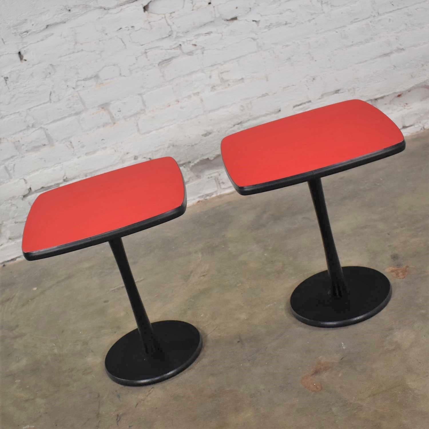20th Century Small Pair of Red Laminate Squircle Pedestal Side Tables Mid-Century Modern