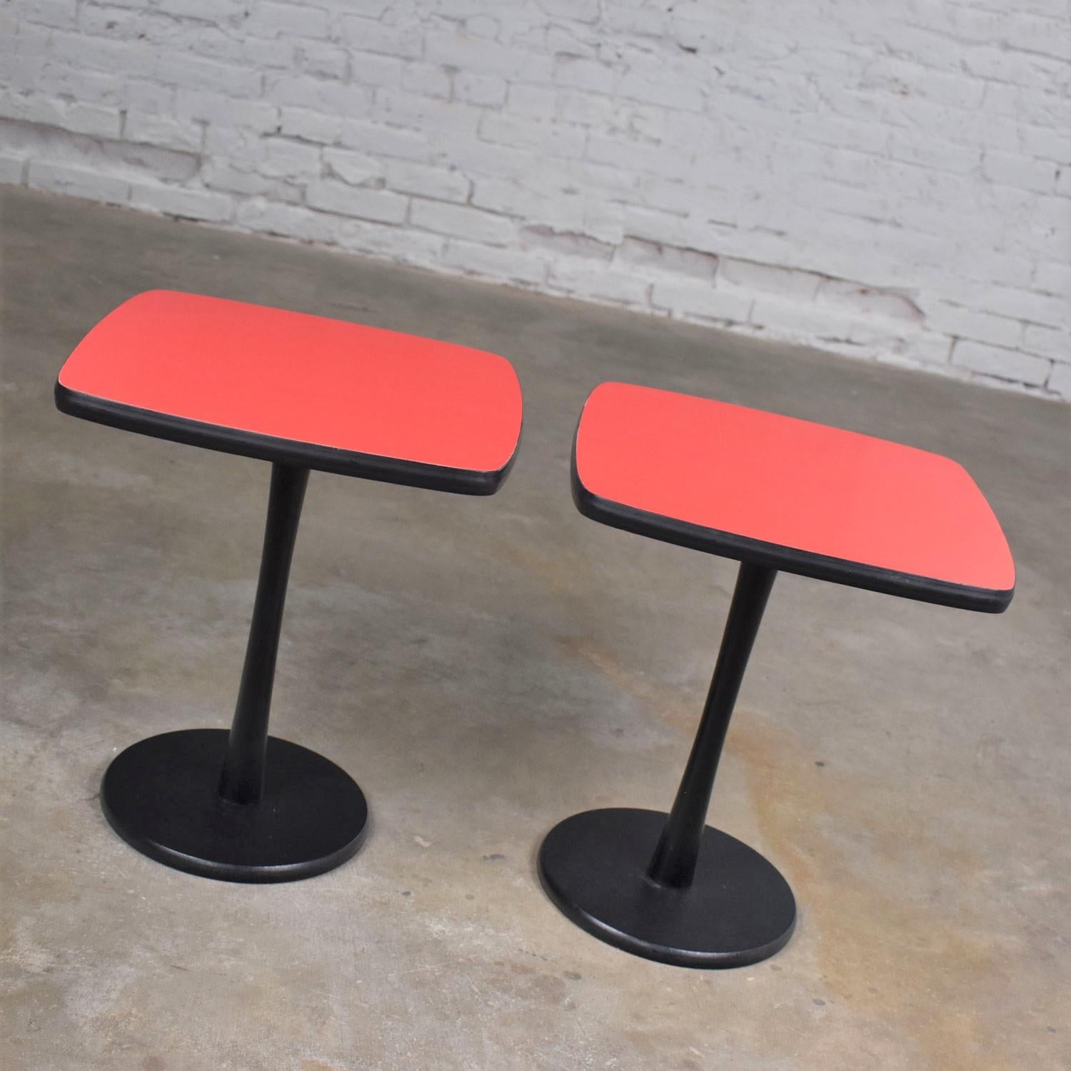 Small Pair of Red Laminate Squircle Pedestal Side Tables Mid-Century Modern 2