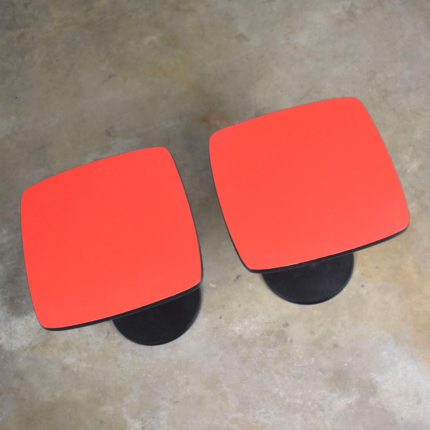 Small Pair of Red Laminate Squircle Pedestal Side Tables Mid-Century Modern 3