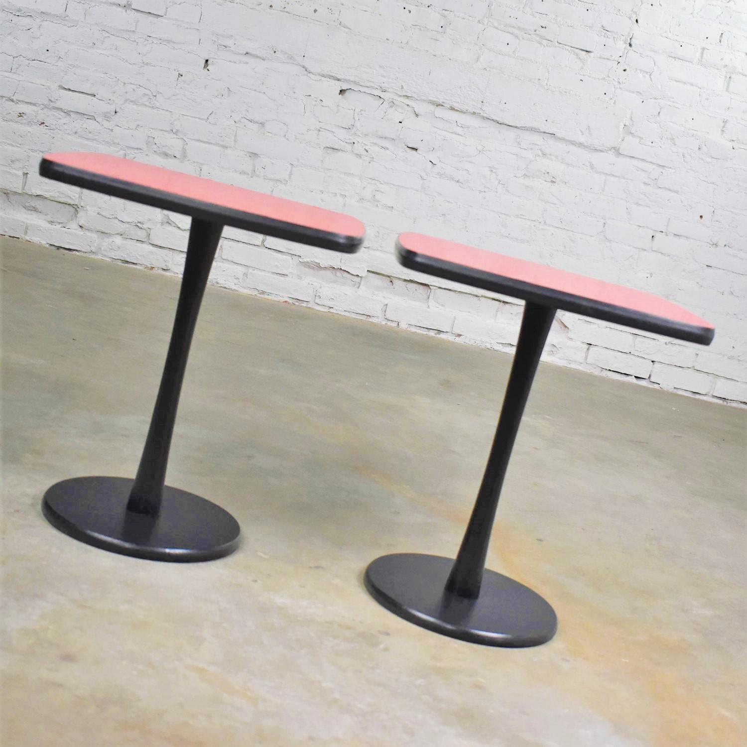 Small Pair of Red Laminate Squircle Pedestal Side Tables Mid-Century Modern 4