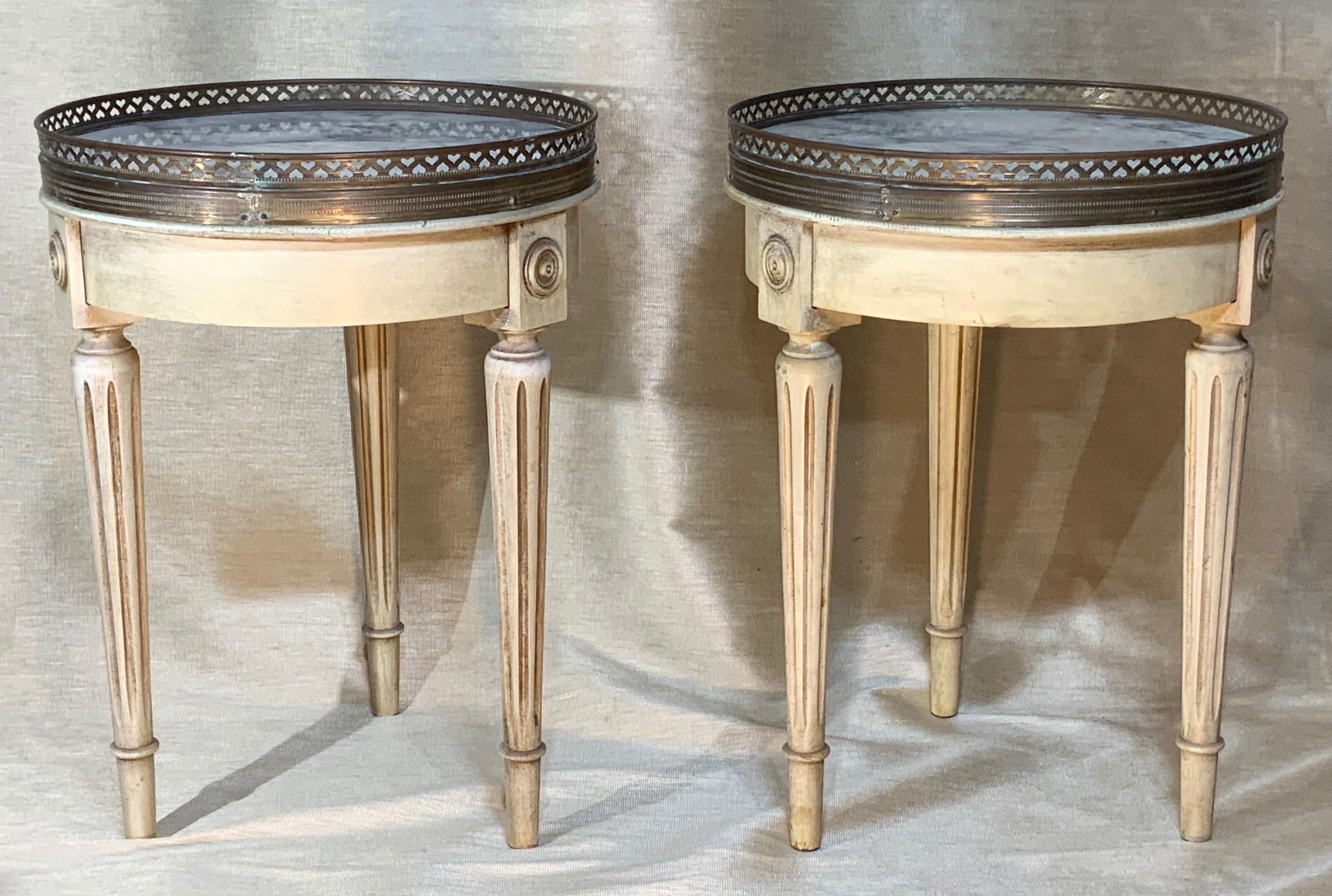 Small Pair of Vintage Bouillotte Style Tables In Good Condition In Delray Beach, FL