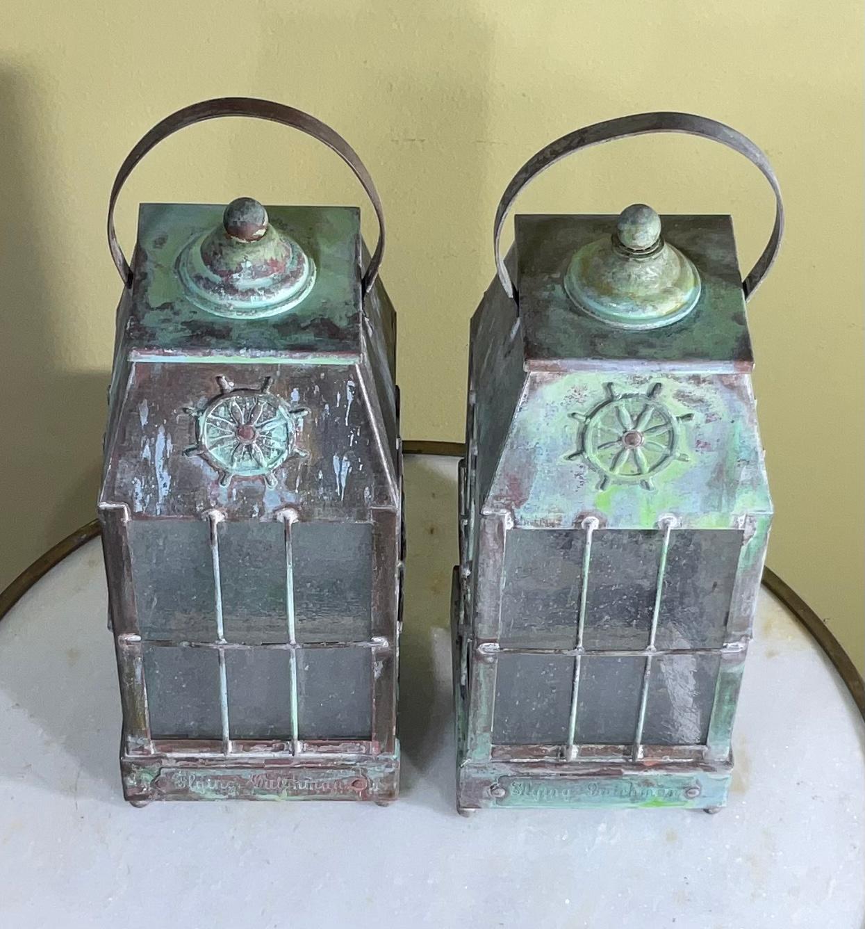 North American Small Pair of Vintage Handcrafted Wall-Mounted Brass Lantern For Sale