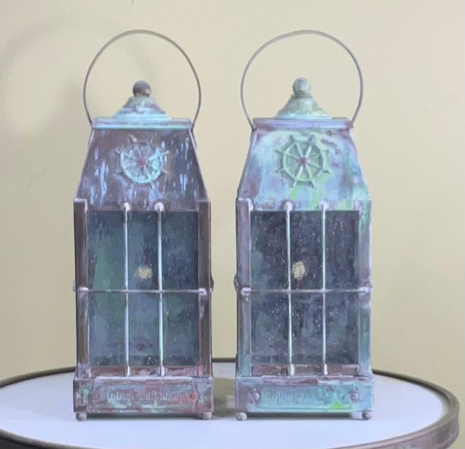 Small Pair of Vintage Handcrafted Wall-Mounted Brass Lantern For Sale 2
