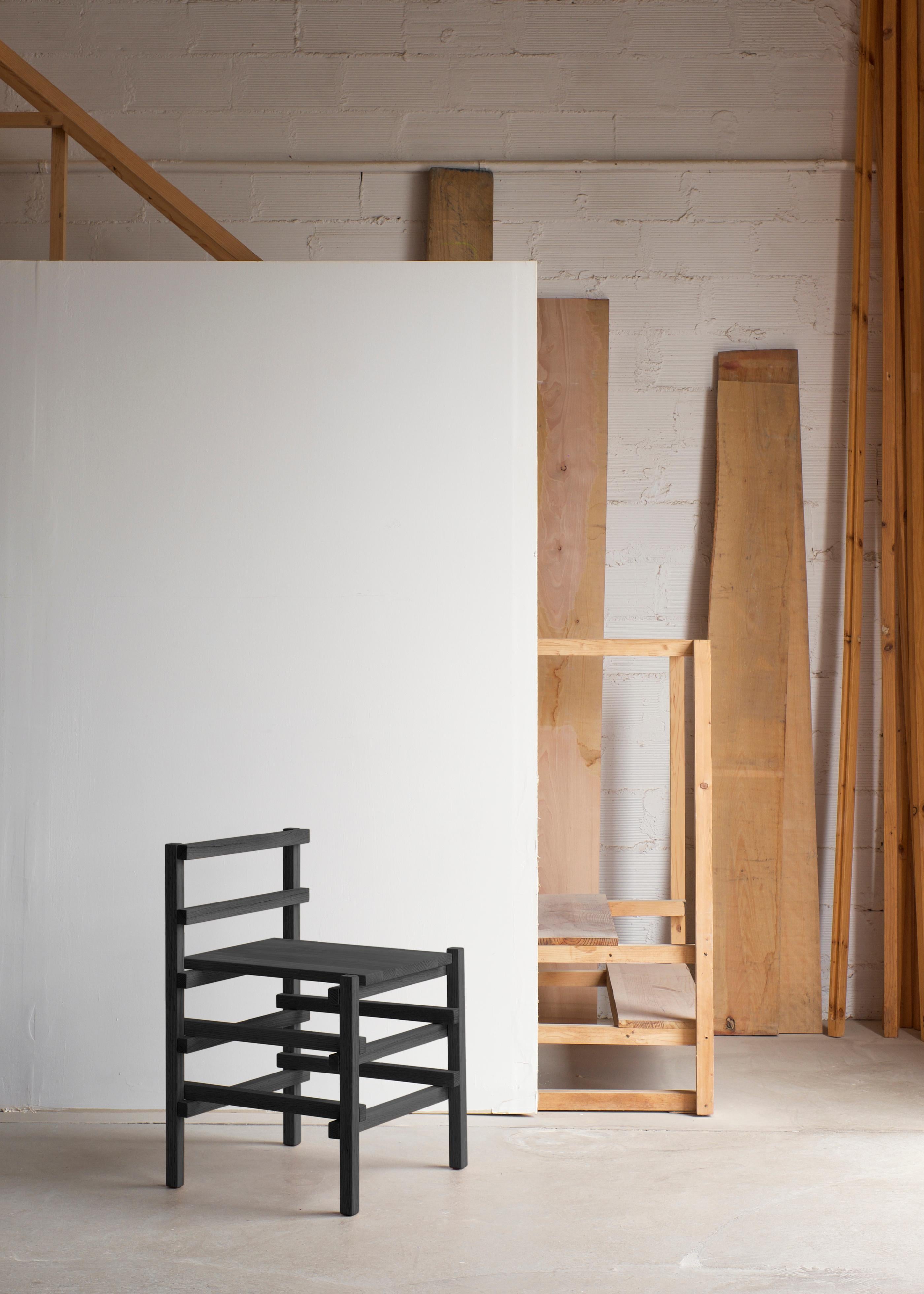 The wooden chair inspired by the flamenco tradition and Spanish heritage beautifully combines elements of tradition and the future. Crafted from solid oak, this chair captures the essence of flamenco culture while boasting a contemporary design that