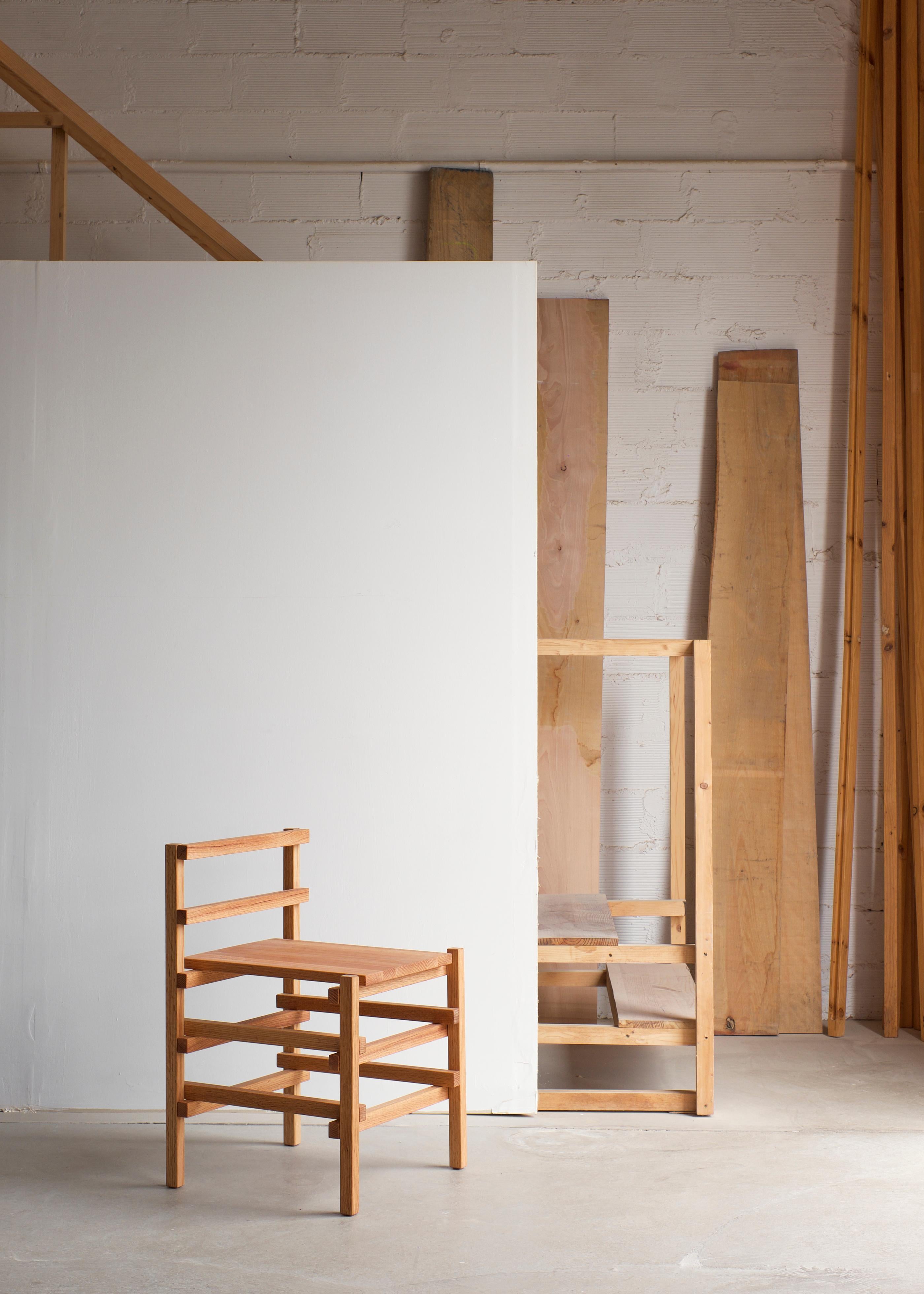 The wooden chair inspired by the flamenco tradition and Spanish heritage beautifully combines elements of tradition and the future. Crafted from solid oak, this chair captures the essence of flamenco culture while boasting a contemporary design that