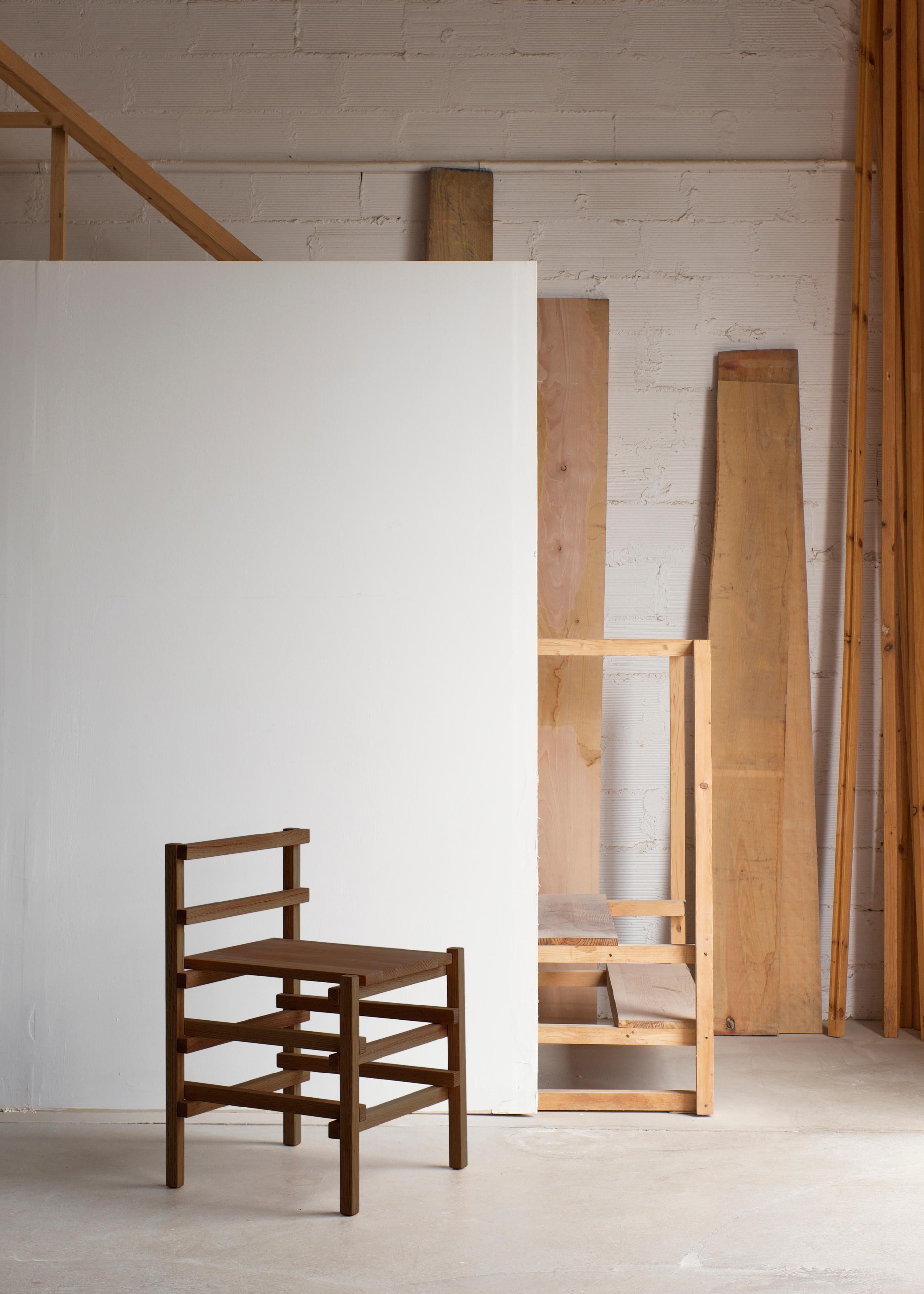 The wooden chair inspired by the flamenco tradition and Spanish heritage beautifully combines elements of tradition and the future. Crafted from solid oak, this chair captures the essence of flamenco culture while boasting a contemporary design that