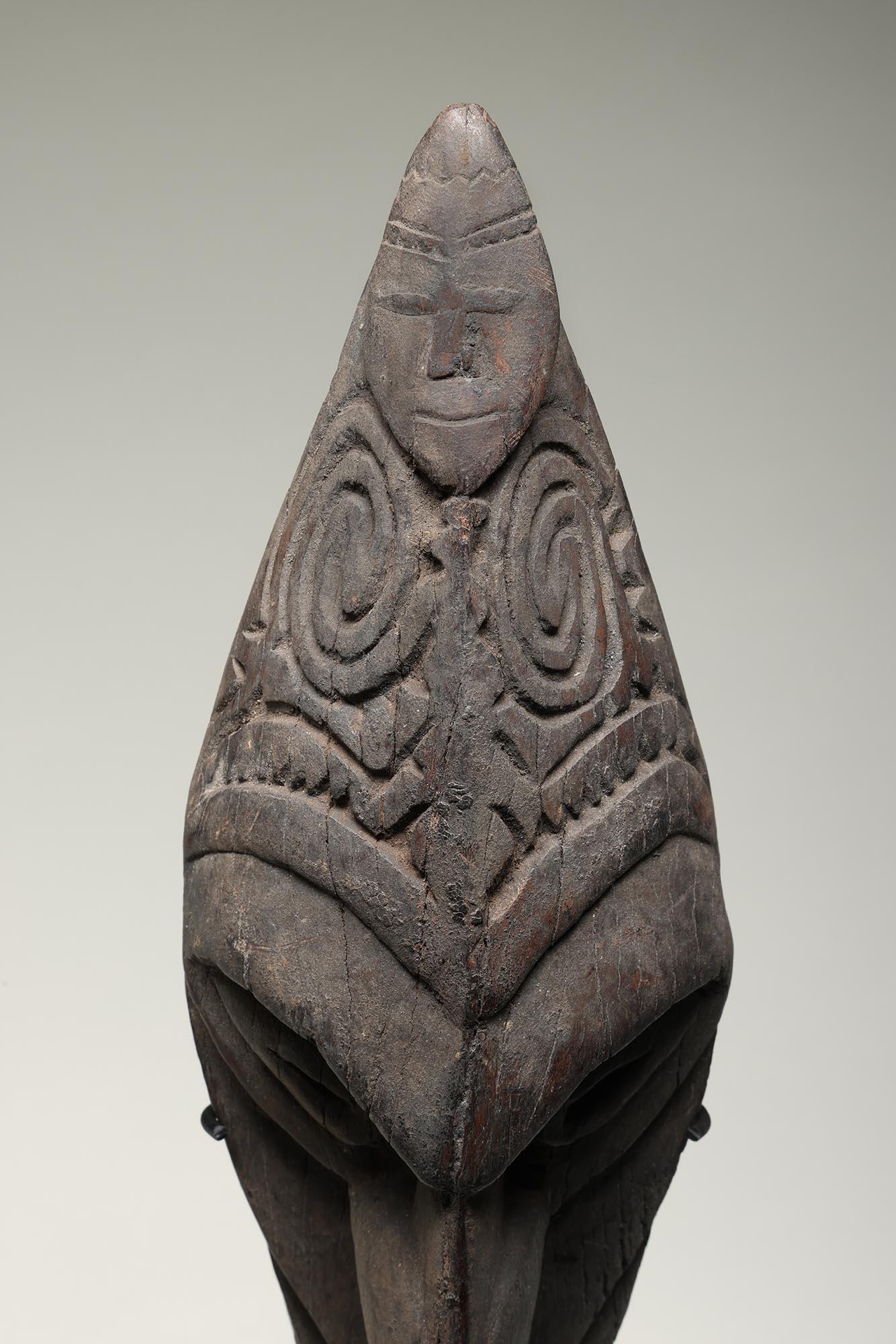 Bois Petit masque d'oiseau de la rivière Sepik de Papouasie-Nouvelle-Guinée en vente