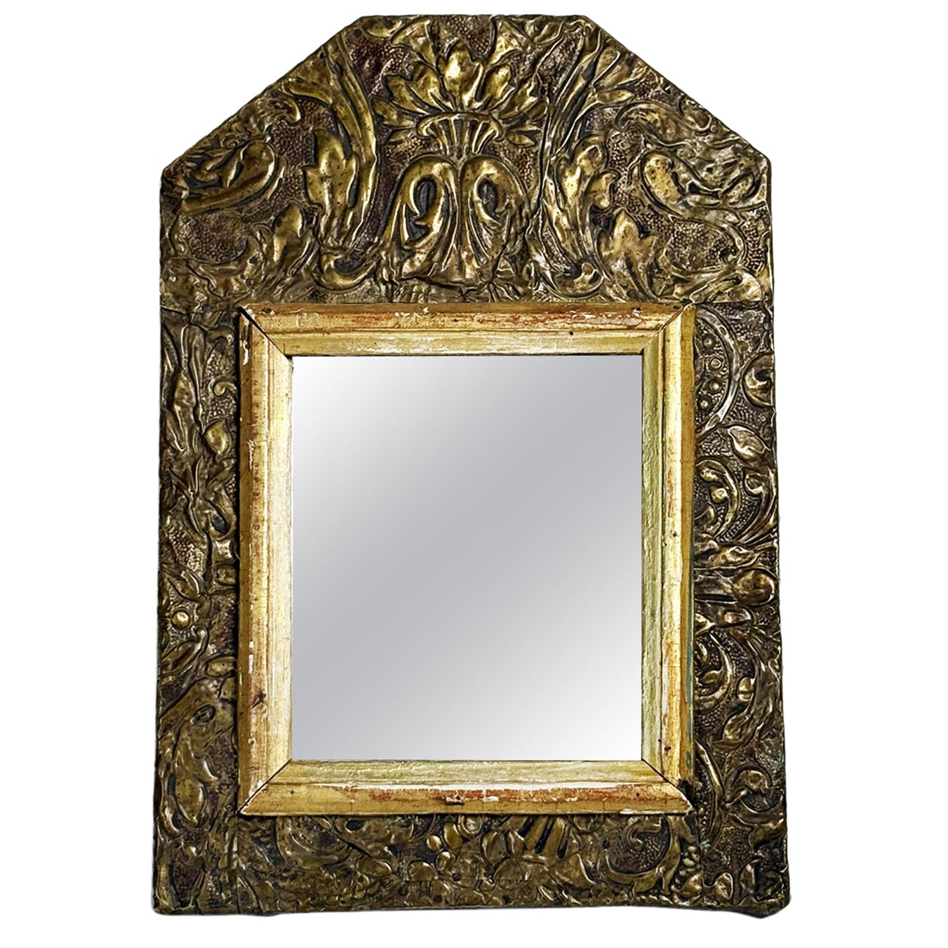 Small patinated mirror, gilded metal and wood, France, 1970 en vente