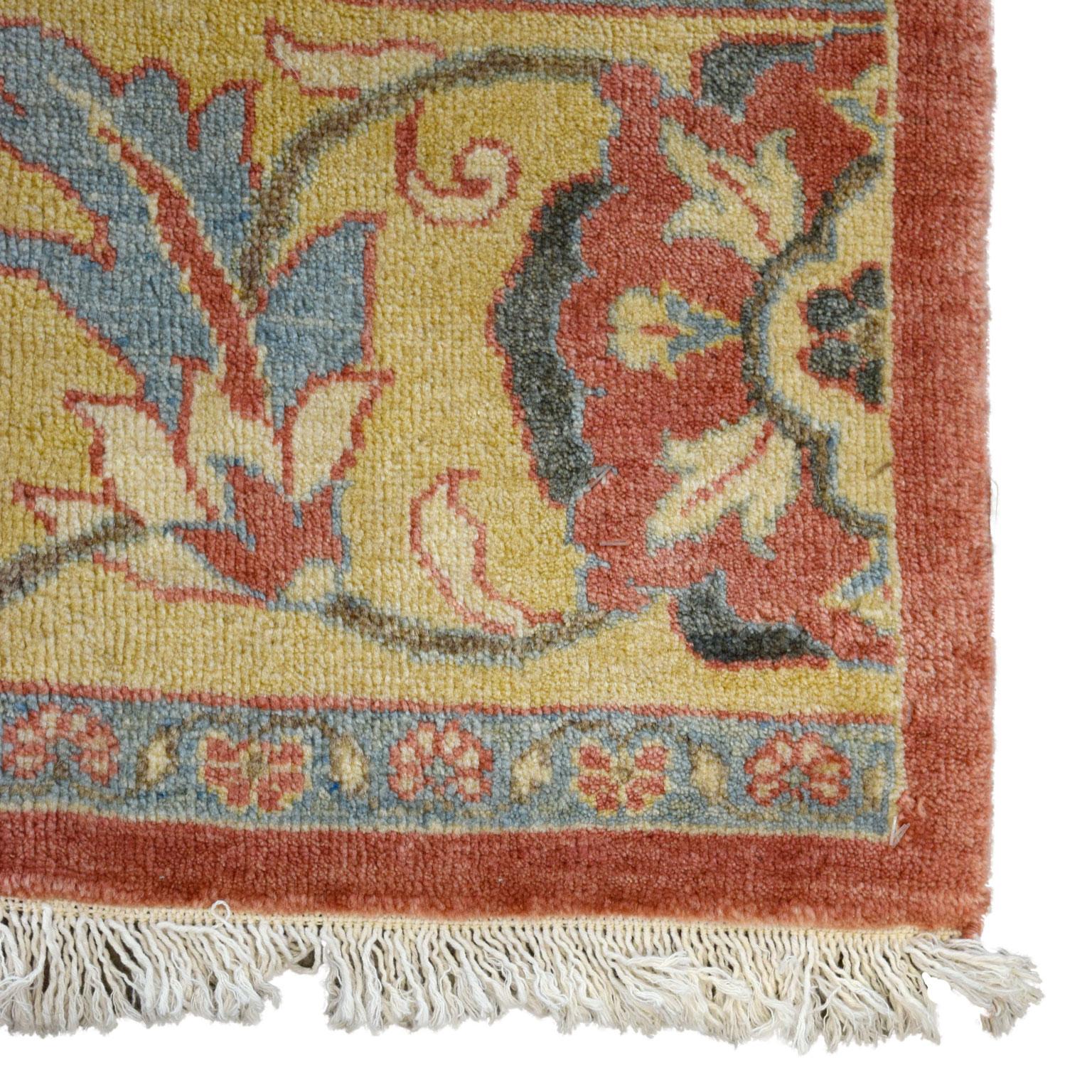 Tapis persan Farahan en laine nouée à la main, jaune, gris, bleu, crème, rose, 2' x 3'. en vente 3
