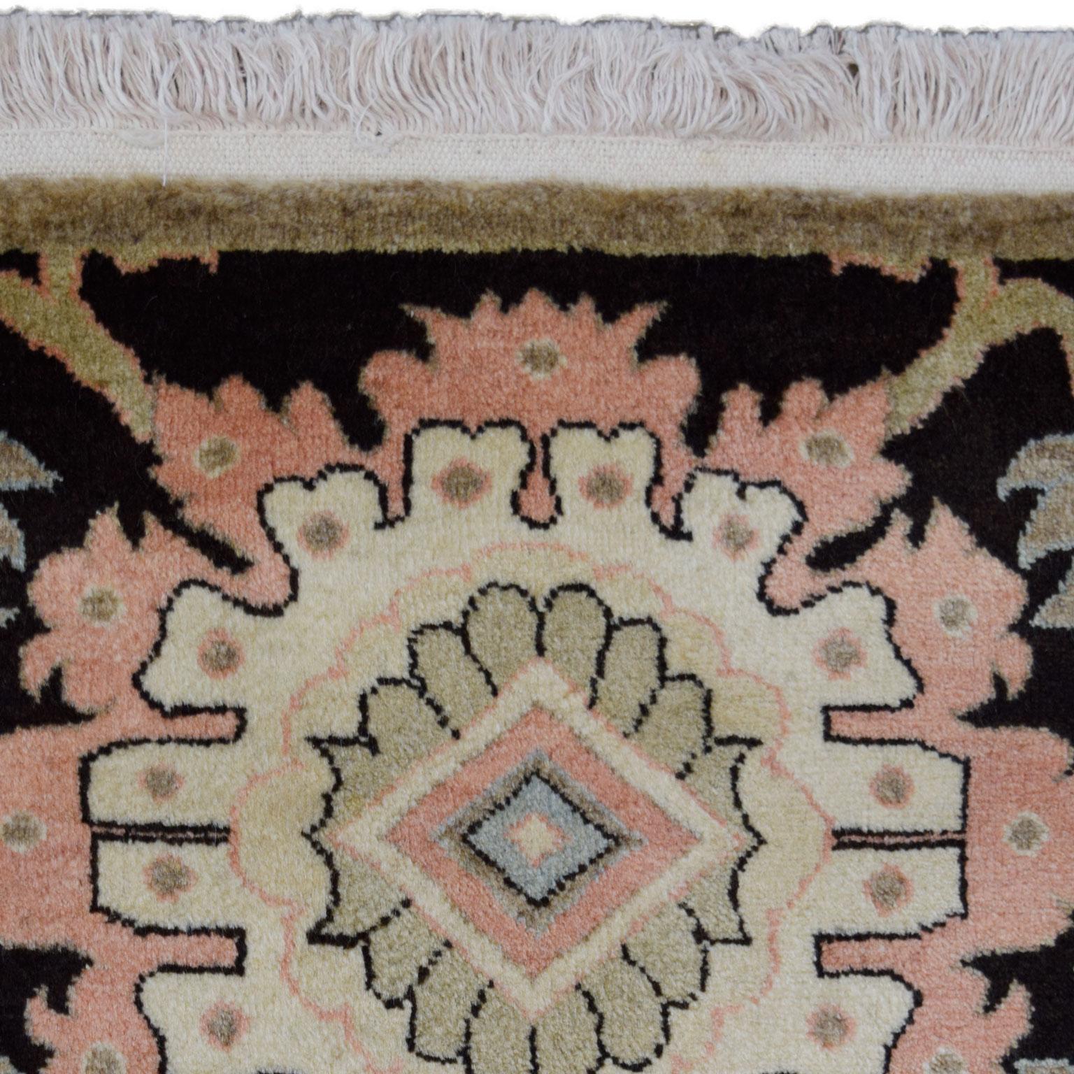 Wool Persian Farahan Rug, Pink, Black, and Gray, 2’ x 4’ In New Condition For Sale In New York, NY