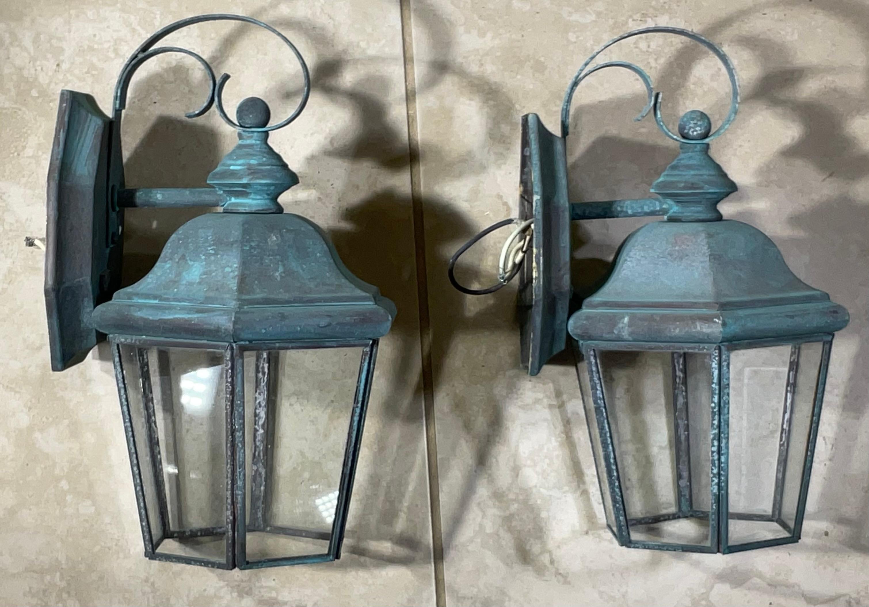 Small /Petit  Funky Pair of vintage Solid Brass Lanterns - 11” High x 6”W x 5”D For Sale 2