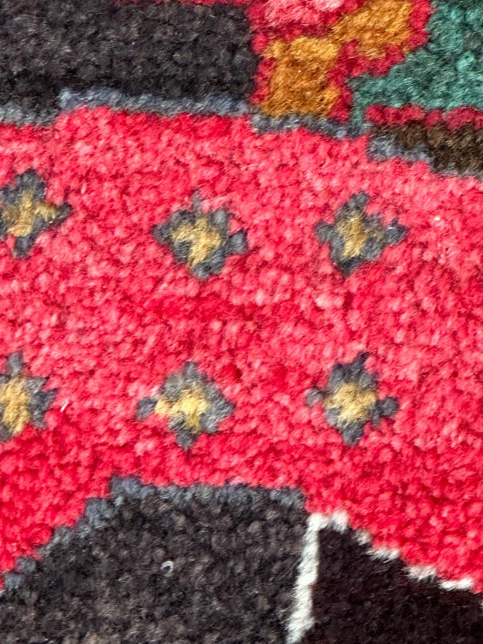 Pequeña alfombra kurda vintage pictórica en venta 4