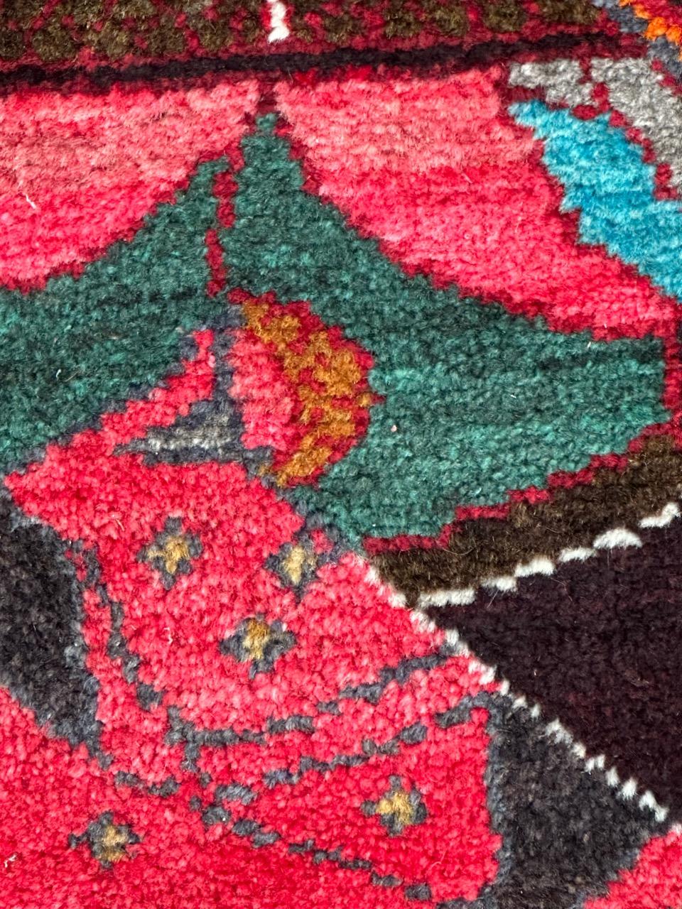 Pequeña alfombra kurda vintage pictórica en venta 5