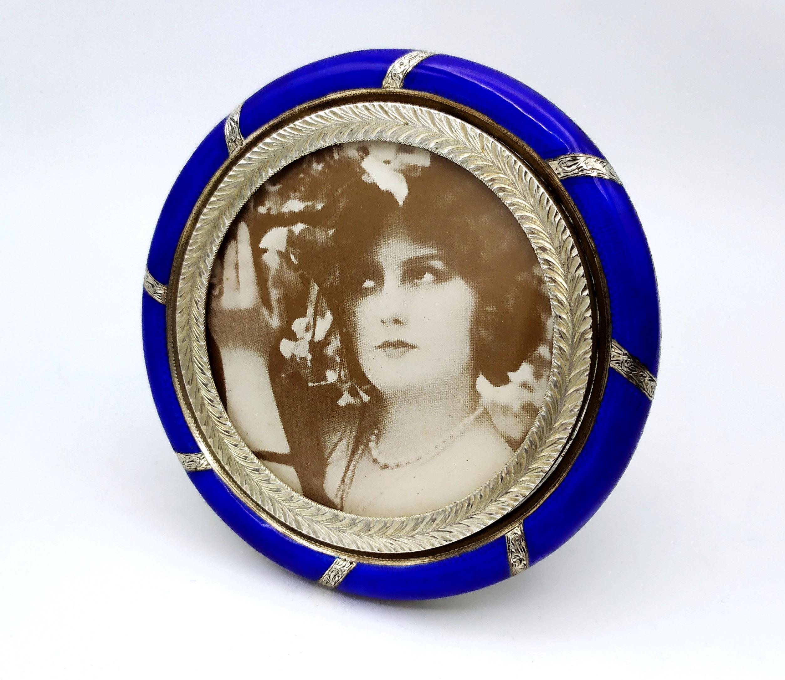 Kleiner Bilderrahmen Blau emailliert rund und geschwungen Jugendstil Salimbeni (Art nouveau) im Angebot