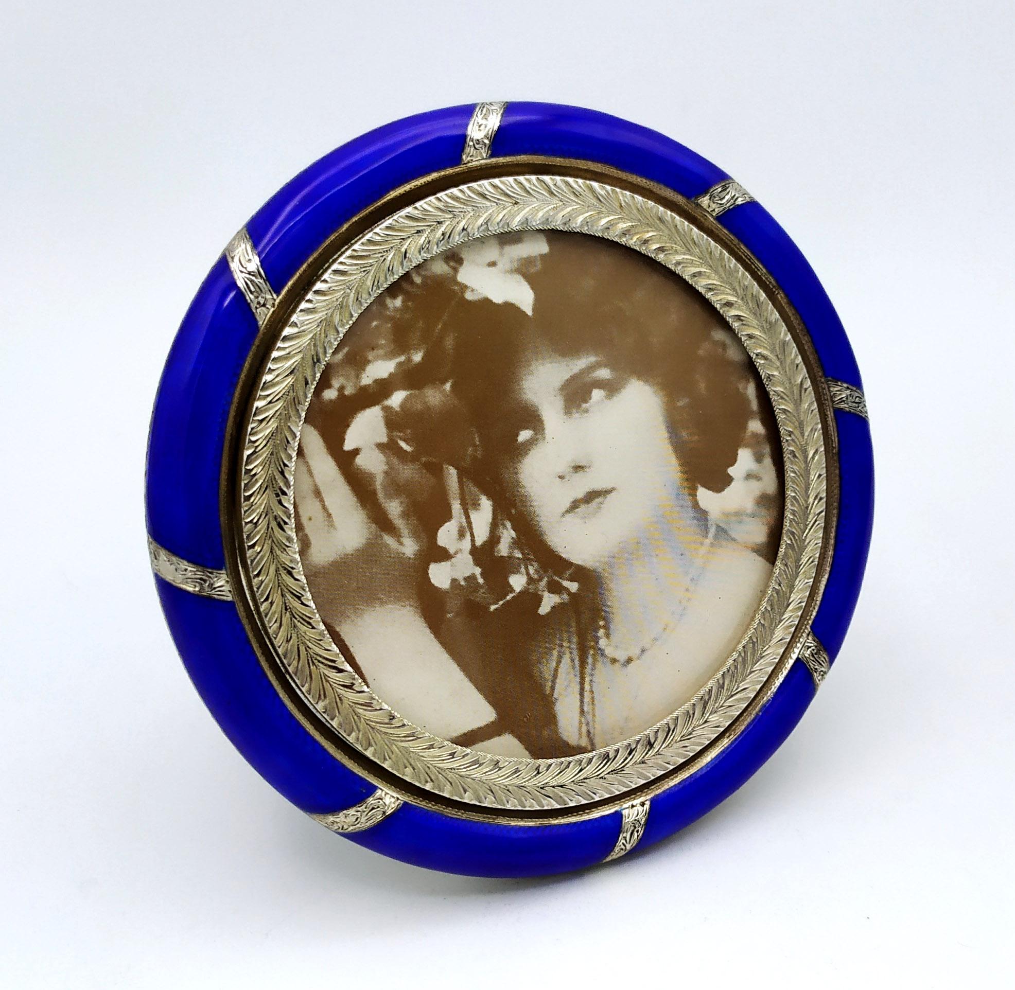 Kleiner Bilderrahmen Blau emailliert rund und geschwungen Jugendstil Salimbeni (Italienisch) im Angebot