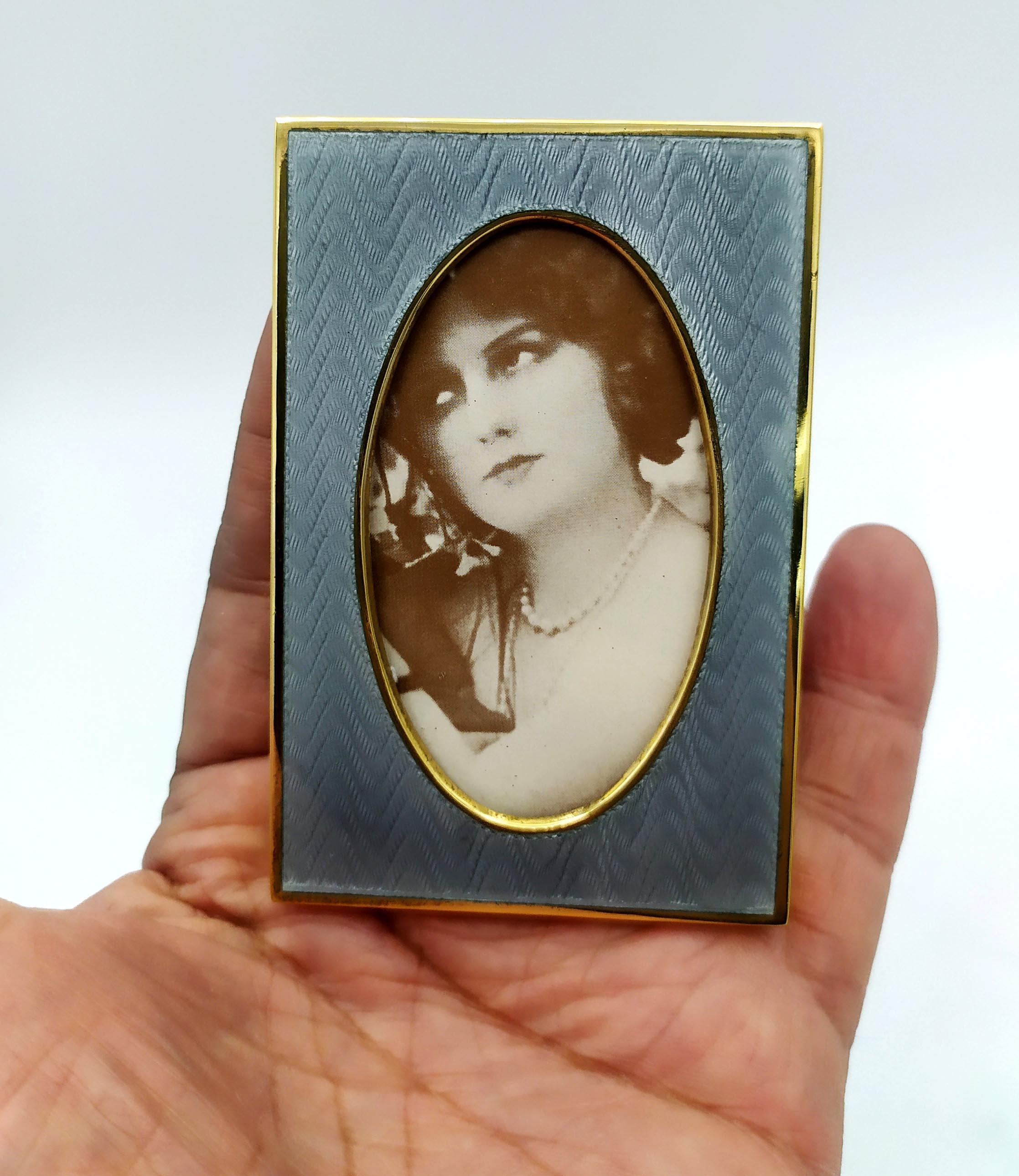 Marco pequeño rectangular para retrato oval Salimbeni Tallado a mano en venta