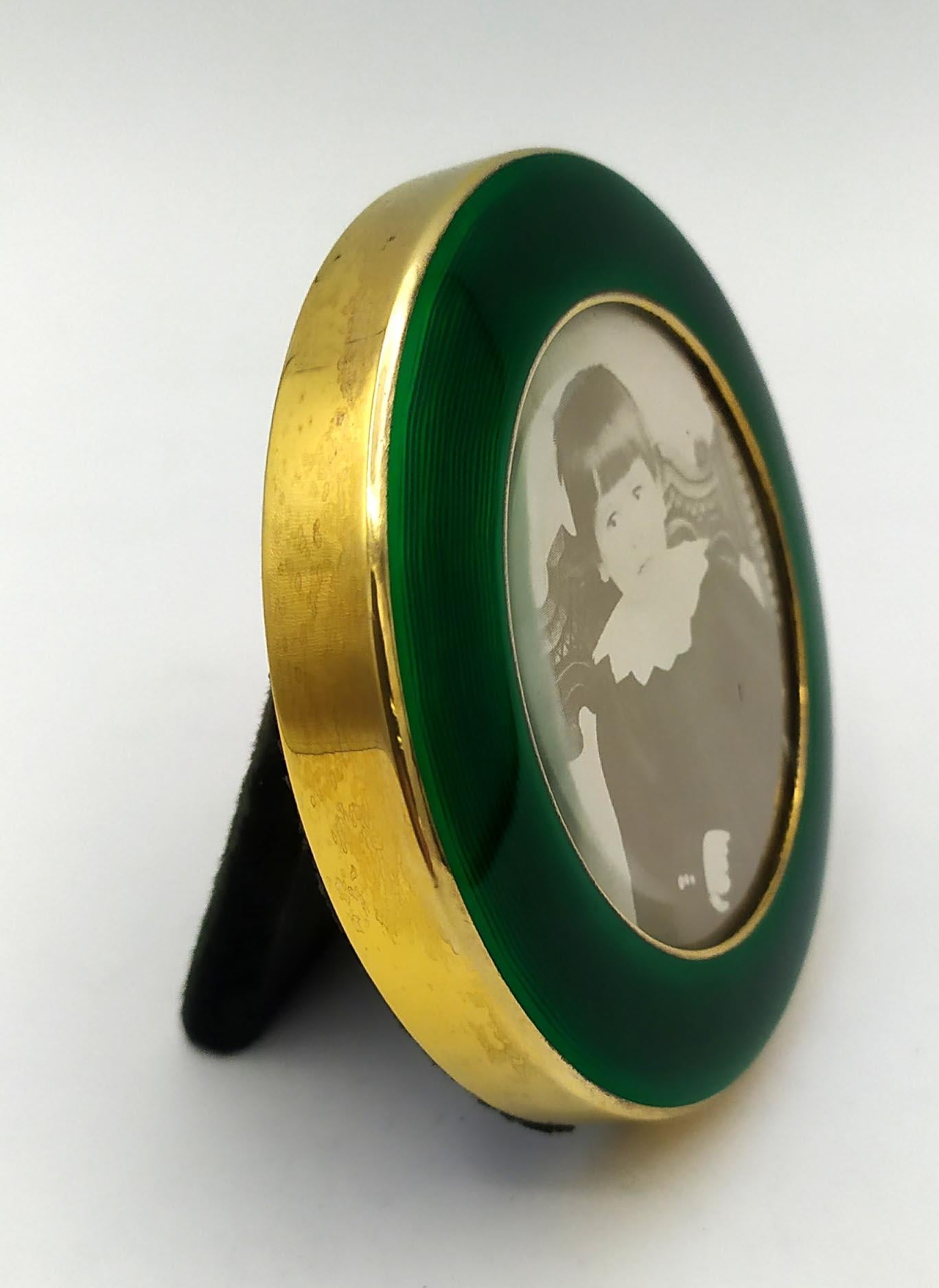 Italian Small Picture Frame Round English style, early 1900s. Salimbeni For Sale