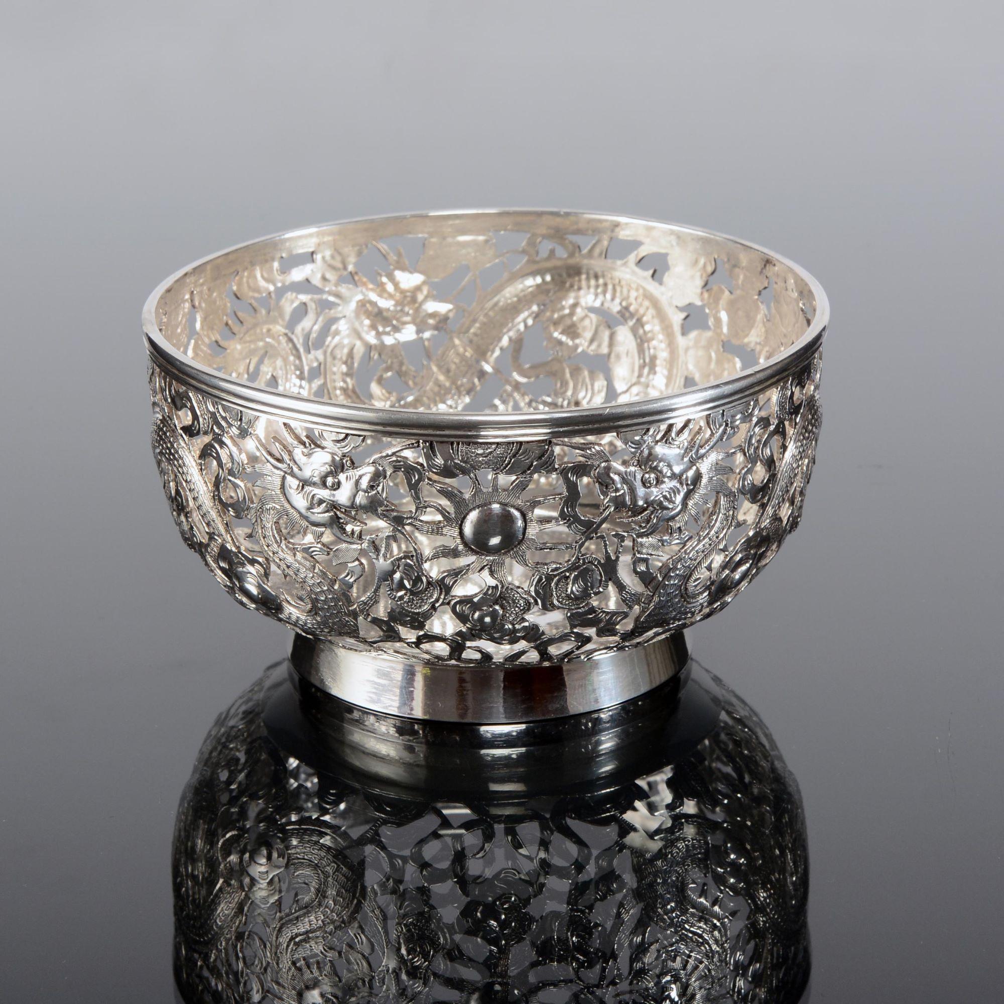 Small pierced antique Chinese silver bowl For Sale 2