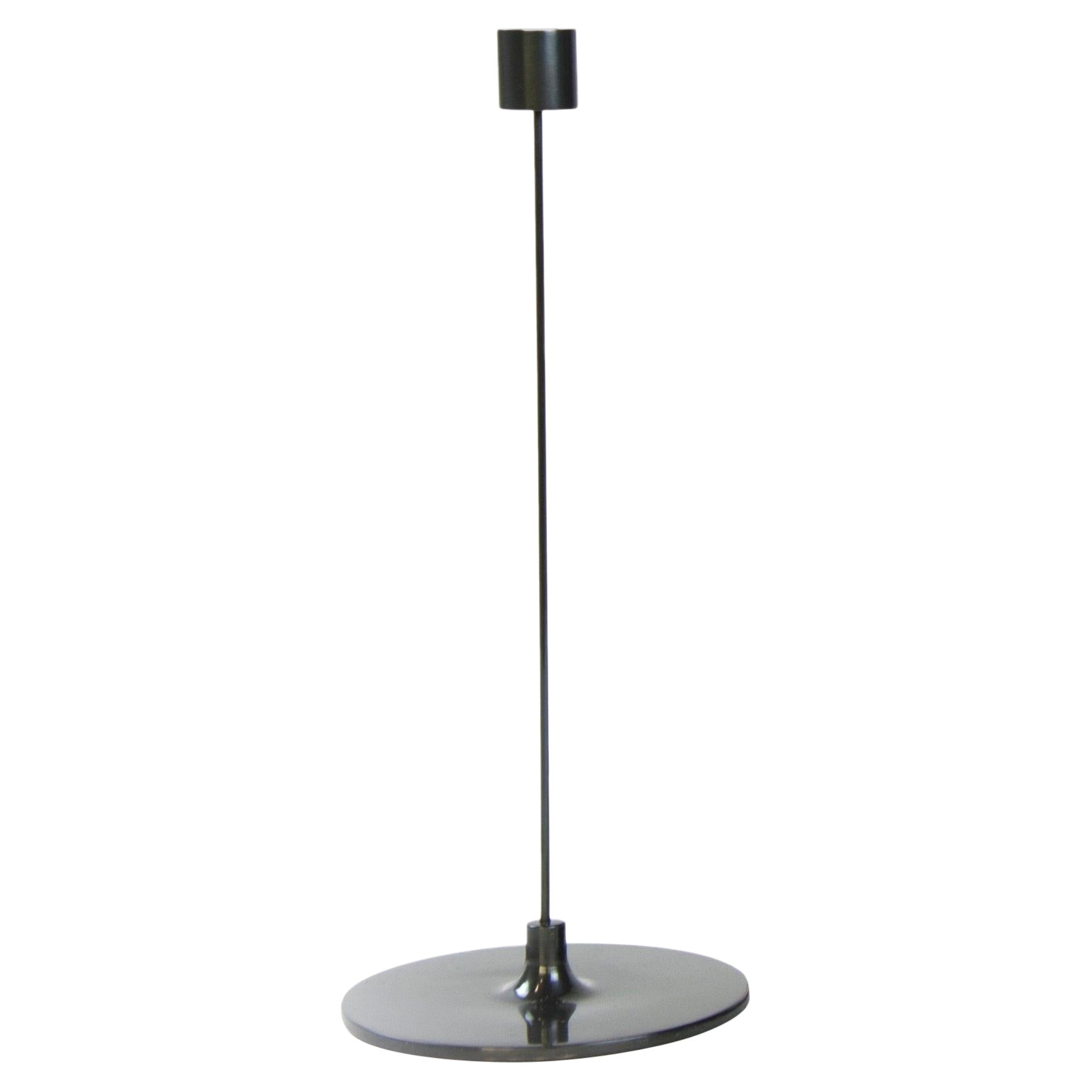 Dunkel geschwärzter Kerzenständer aus Messing von Gentner Design im Angebot