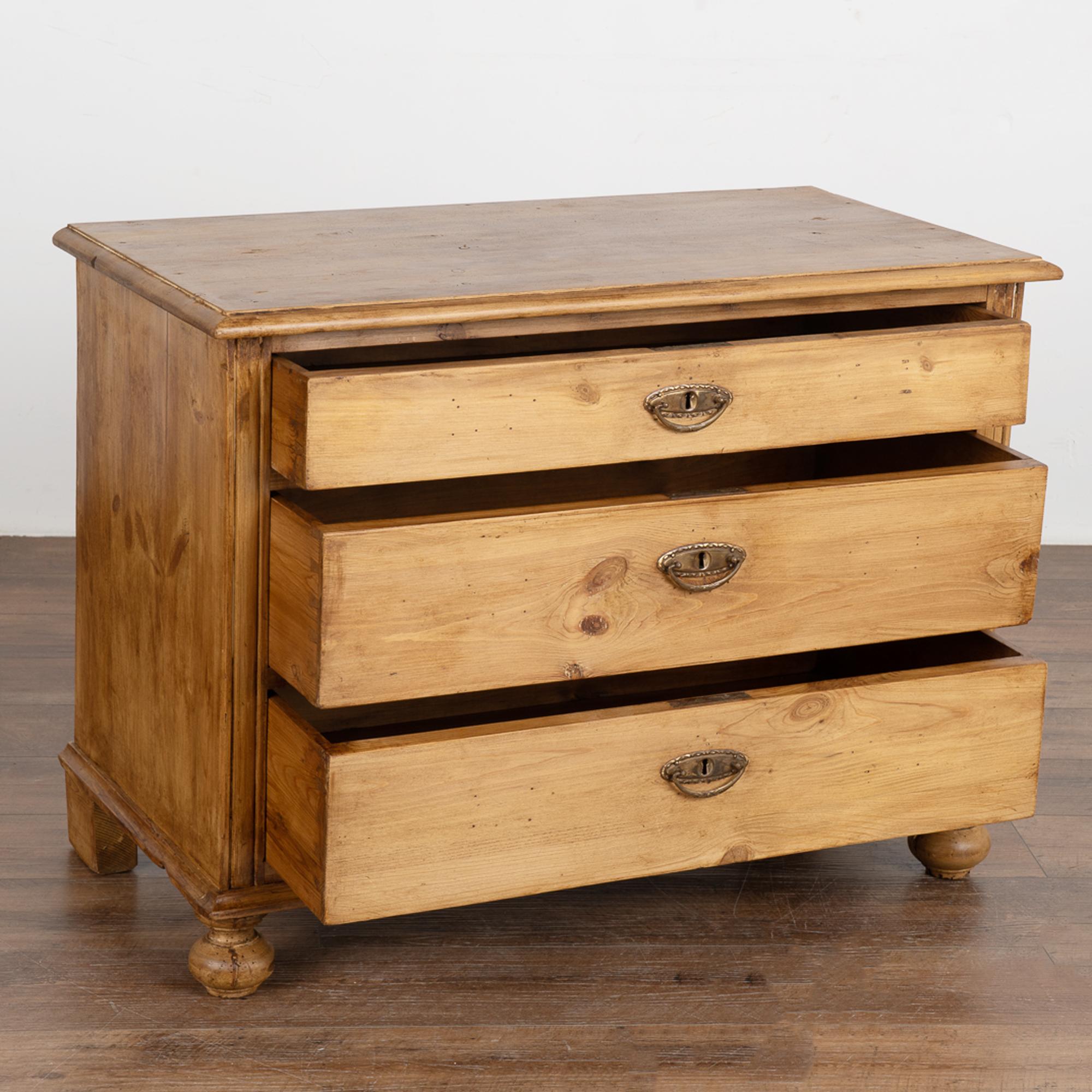 small pine chest of drawers