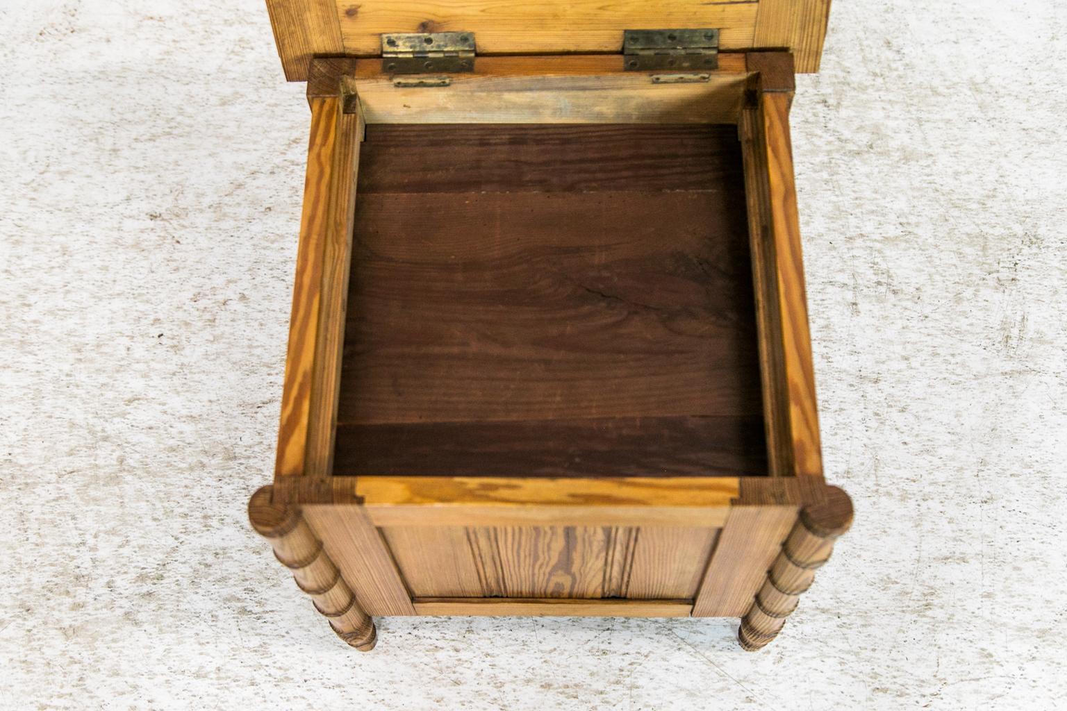 Small Pine Commode 1