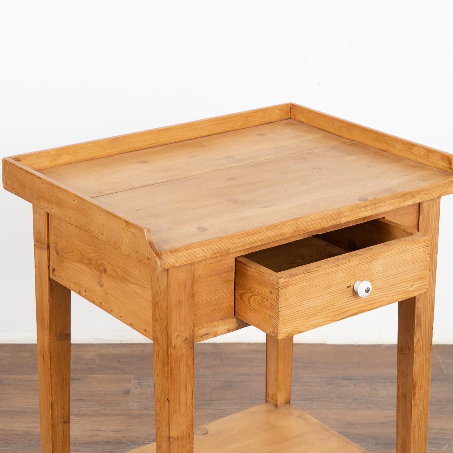 Small Pine Side Table With Drawer, Denmark circa 1890 In Good Condition In Round Top, TX