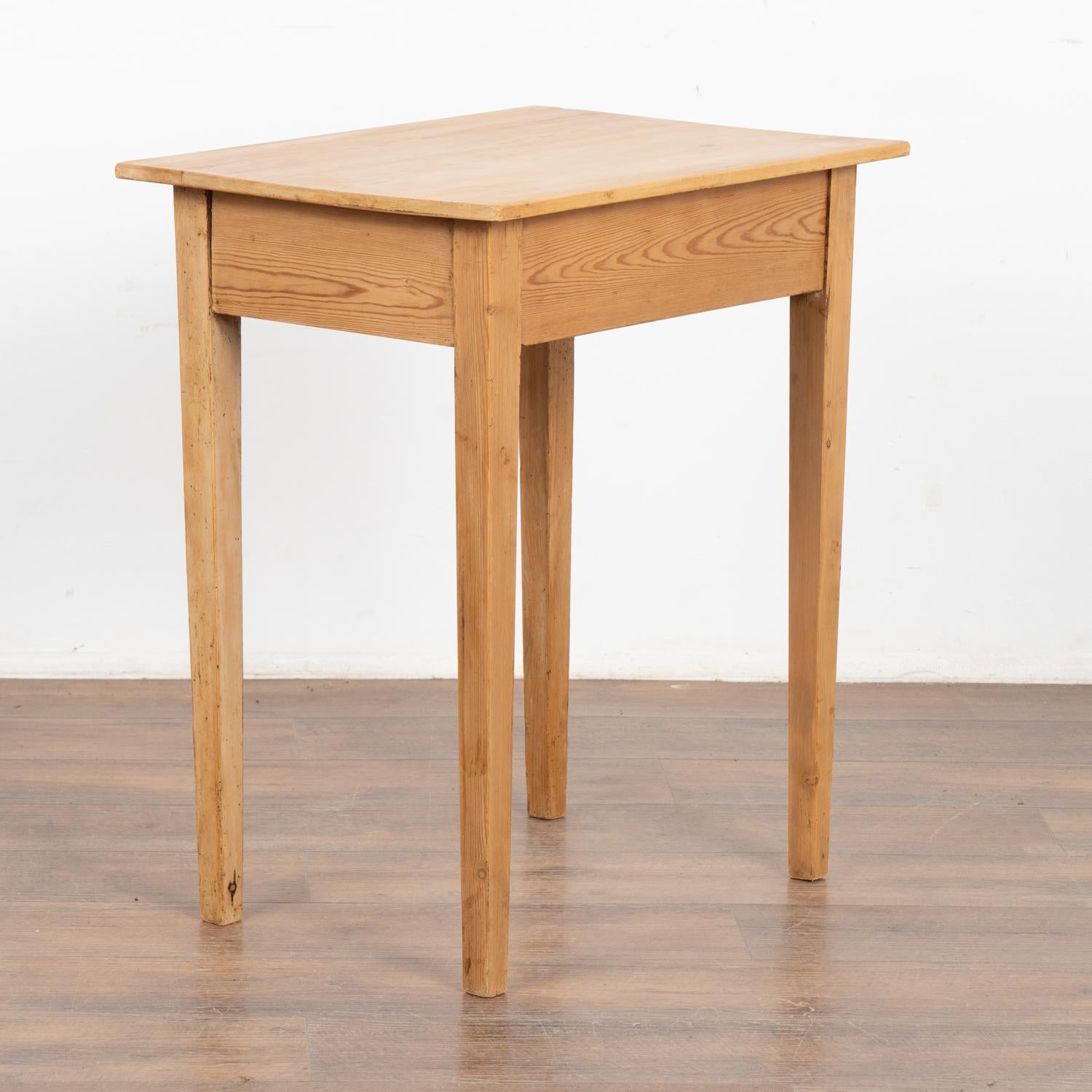 Small Pine Side Table With Tapered Legs, Denmark circa 1900's For Sale 3