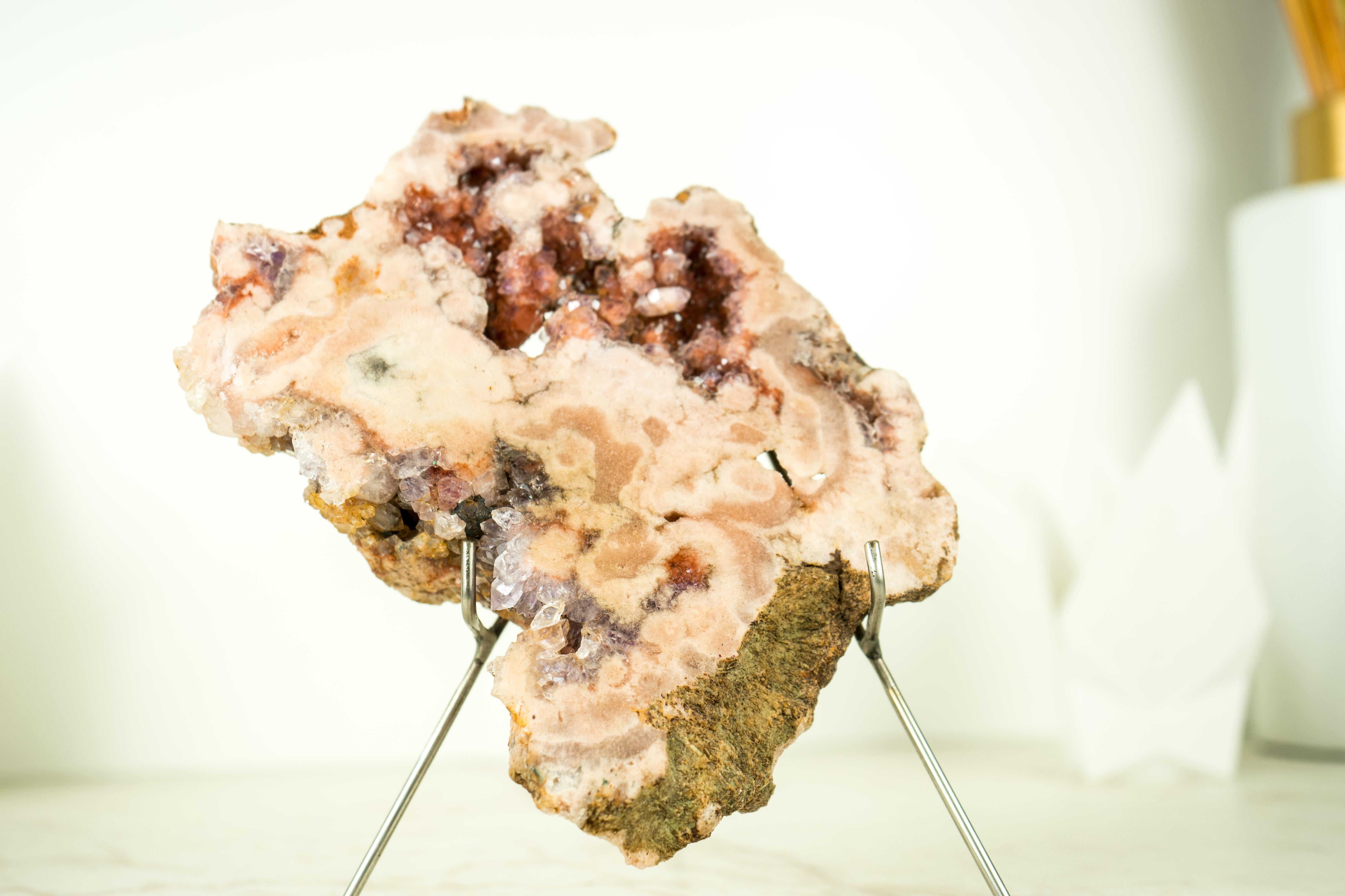 Piccola lastra di geode di ametista rosa, un regalo di Nature, un accento, una decorazione di cristallo da tavolo in vendita 4