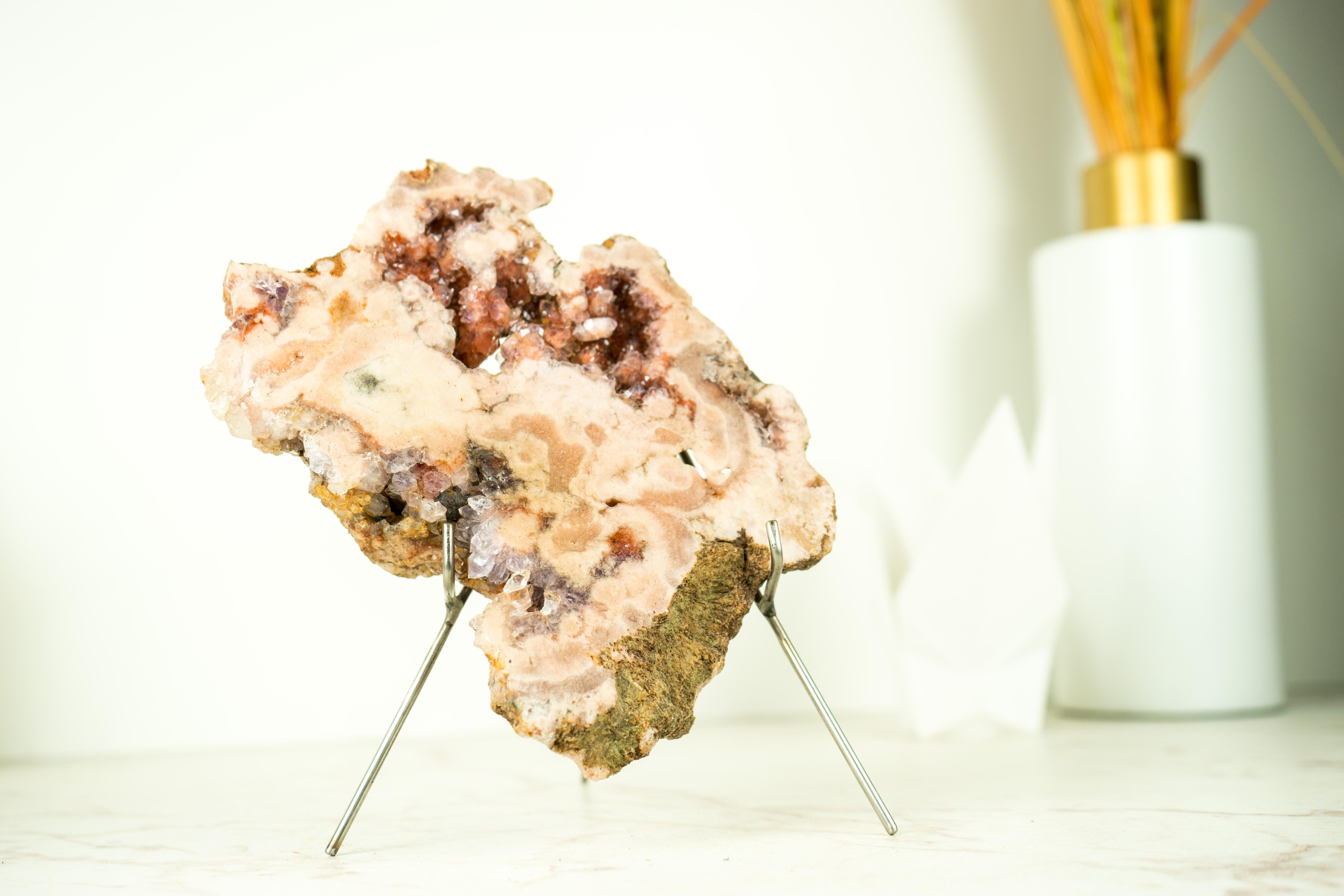 Piccola lastra di geode di ametista rosa, un regalo di Nature, un accento, una decorazione di cristallo da tavolo in vendita 5