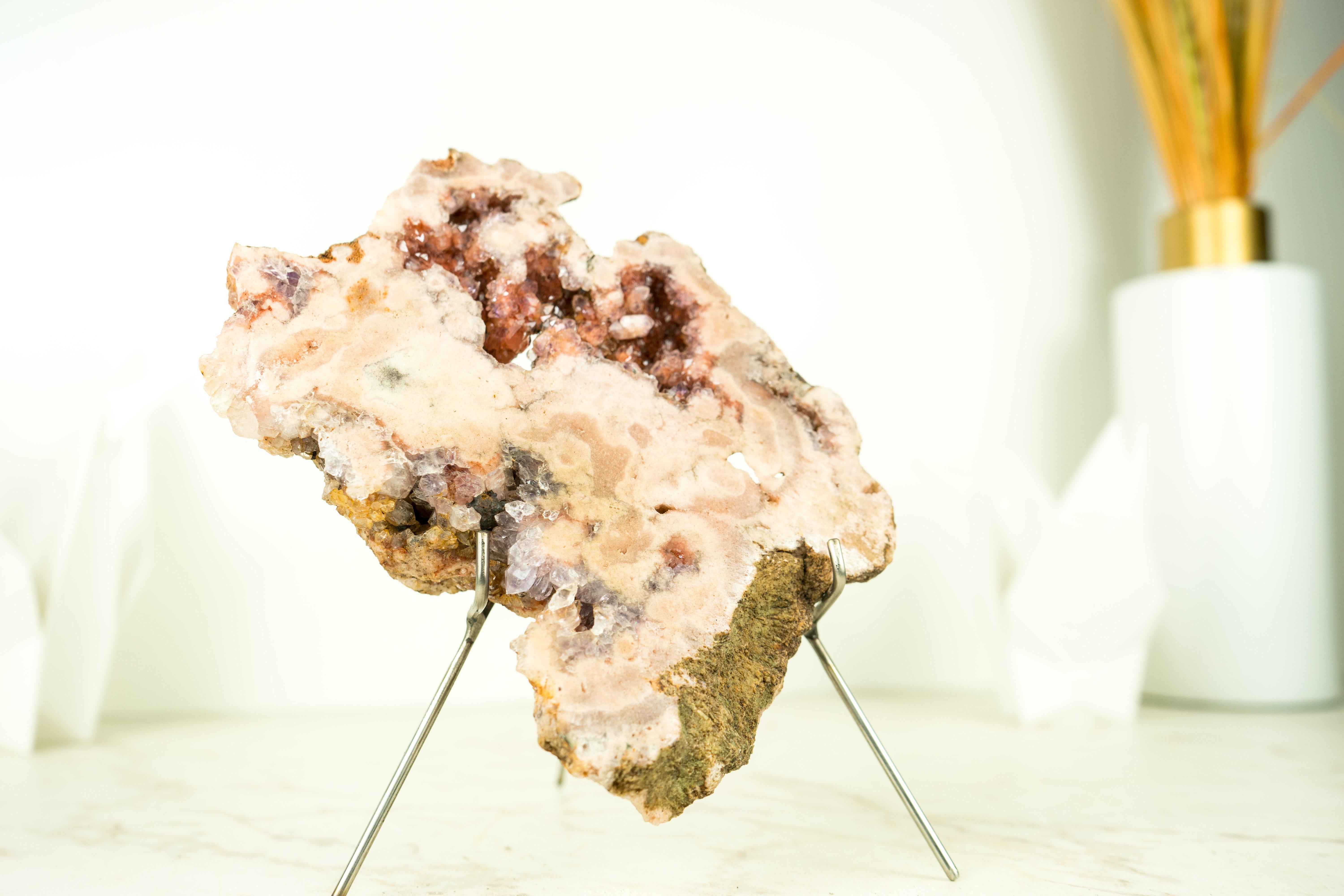 Piccola lastra di geode di ametista rosa, un regalo di Nature, un accento, una decorazione di cristallo da tavolo in vendita 8