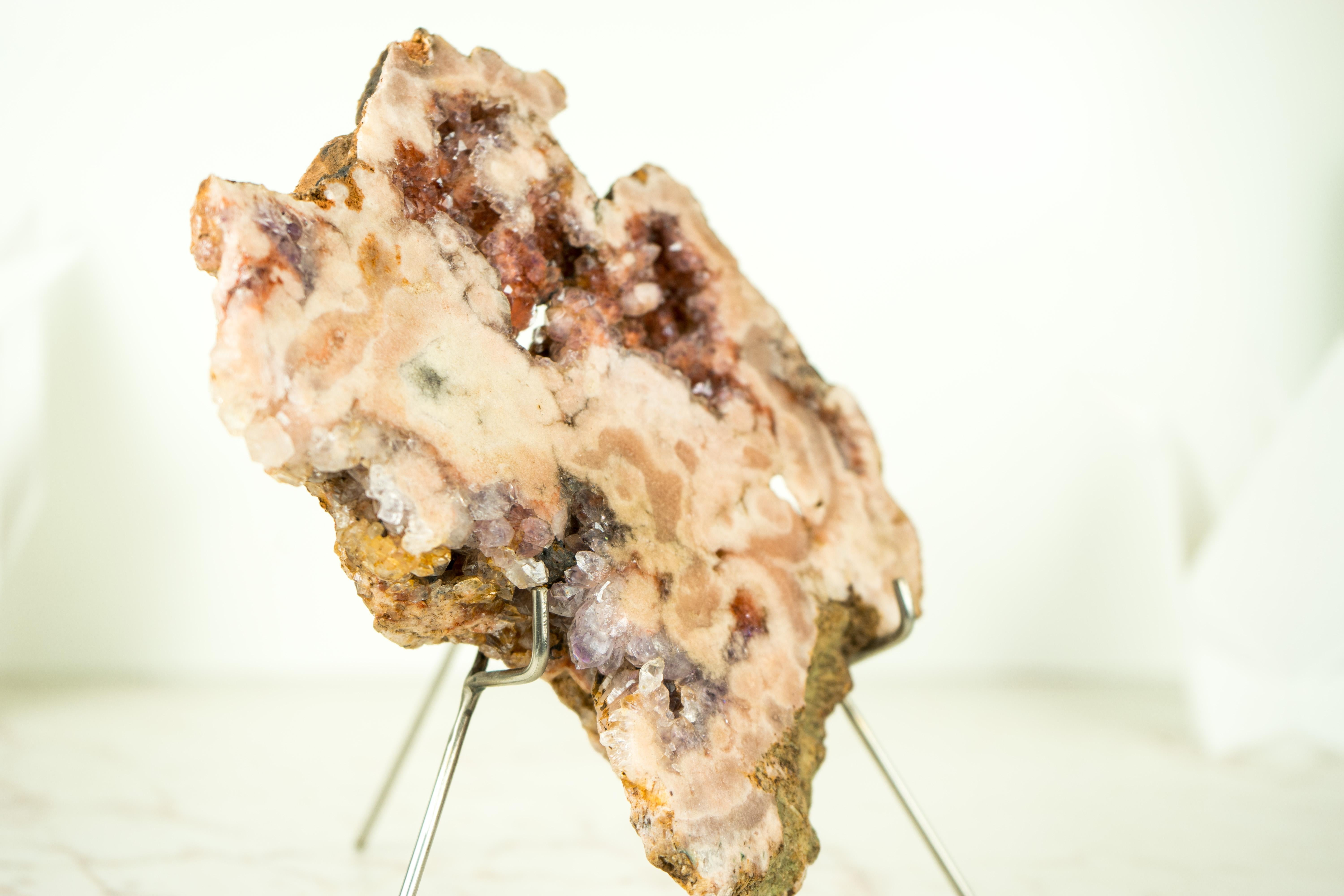 XXI secolo e contemporaneo Piccola lastra di geode di ametista rosa, un regalo di Nature, un accento, una decorazione di cristallo da tavolo in vendita