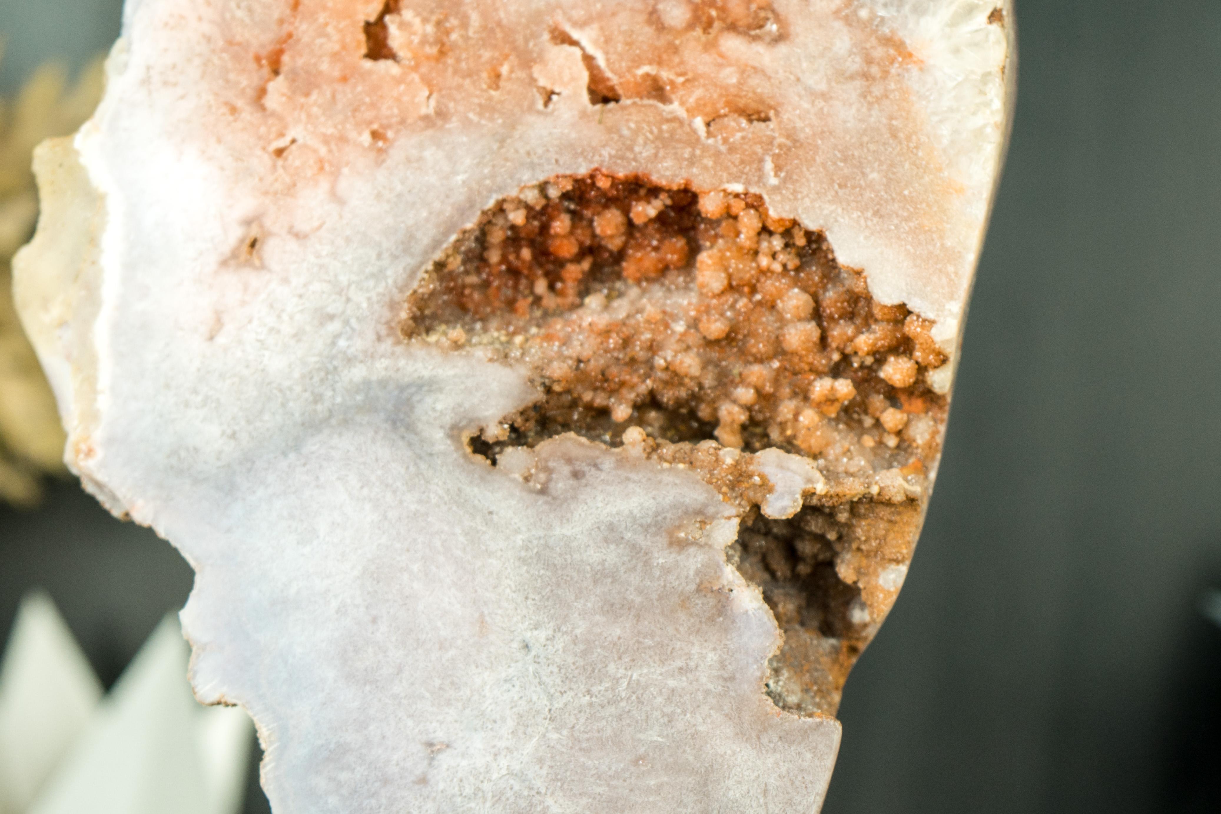 Kleine rosa Amethyst-Geodeschale mit rotem Botryoidal- Druzy in Rosa (Achat) im Angebot