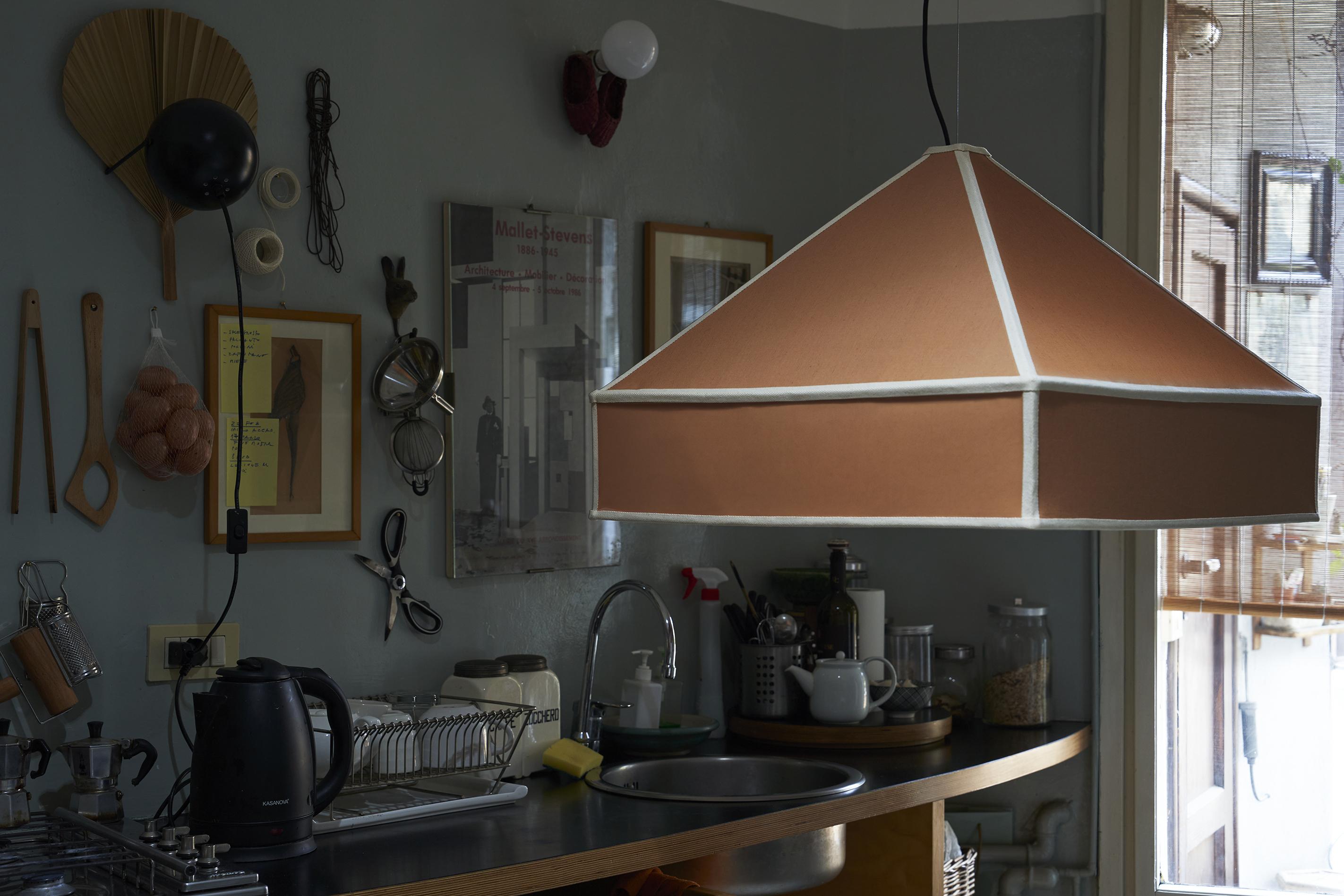 Petite lampe pendante plissée Piramide par NASSI en vente 1