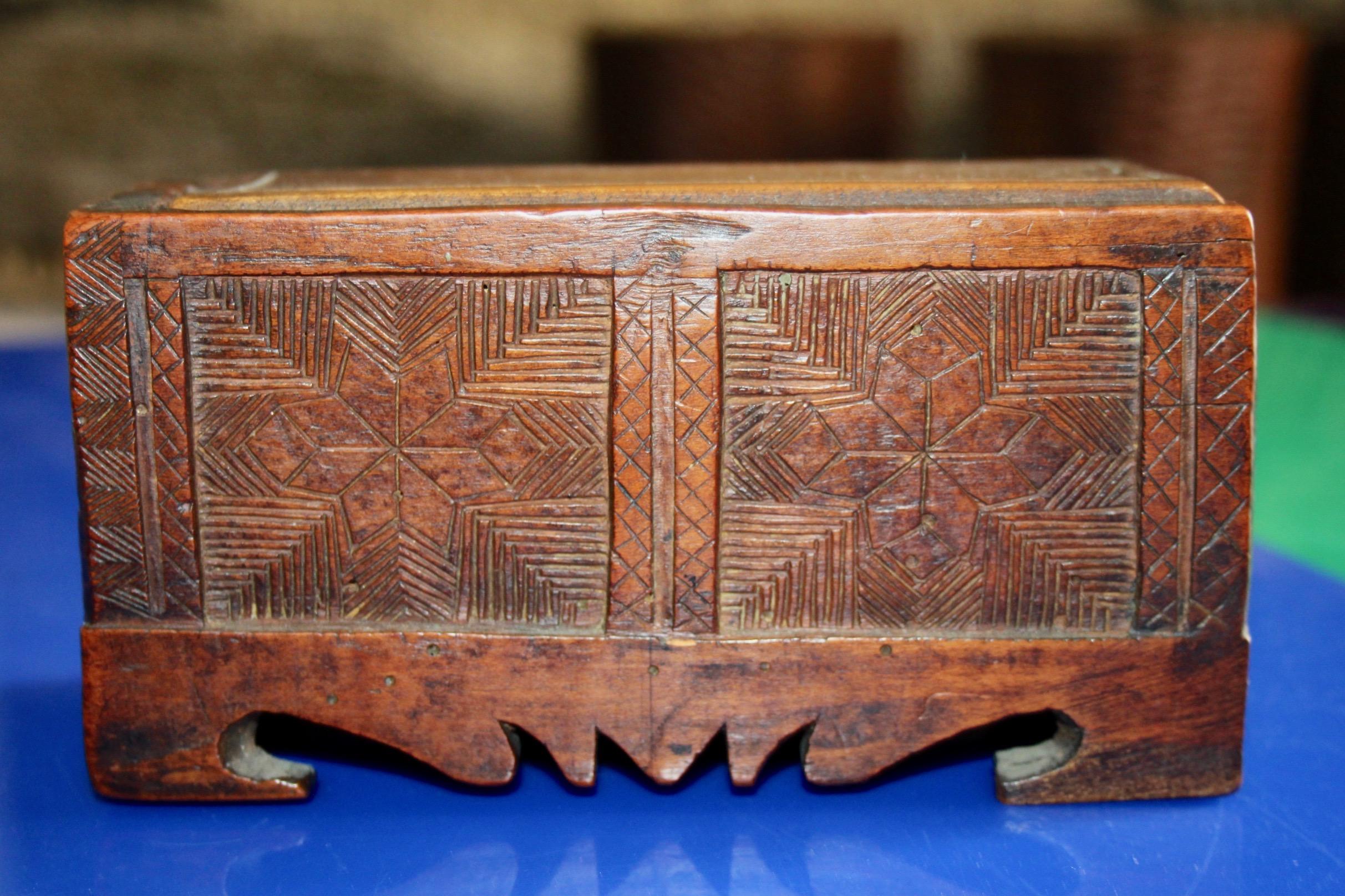 Piccolo box da gioco di Swiss alp In condizioni buone in vendita a grand Lancy, CH