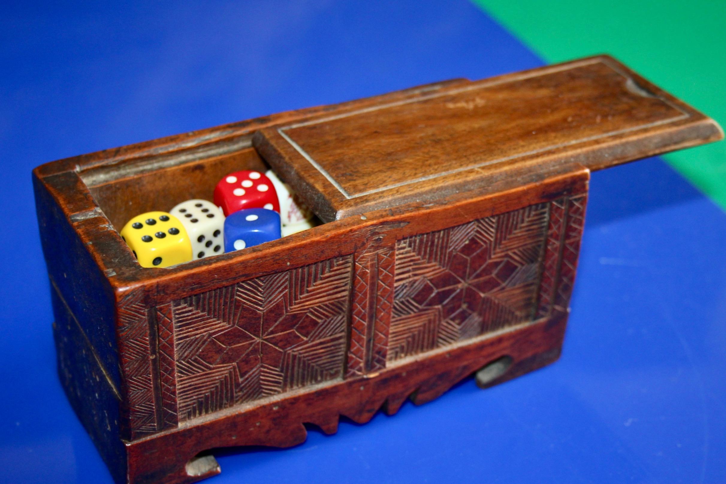 Legno Piccolo box da gioco di Swiss alp in vendita