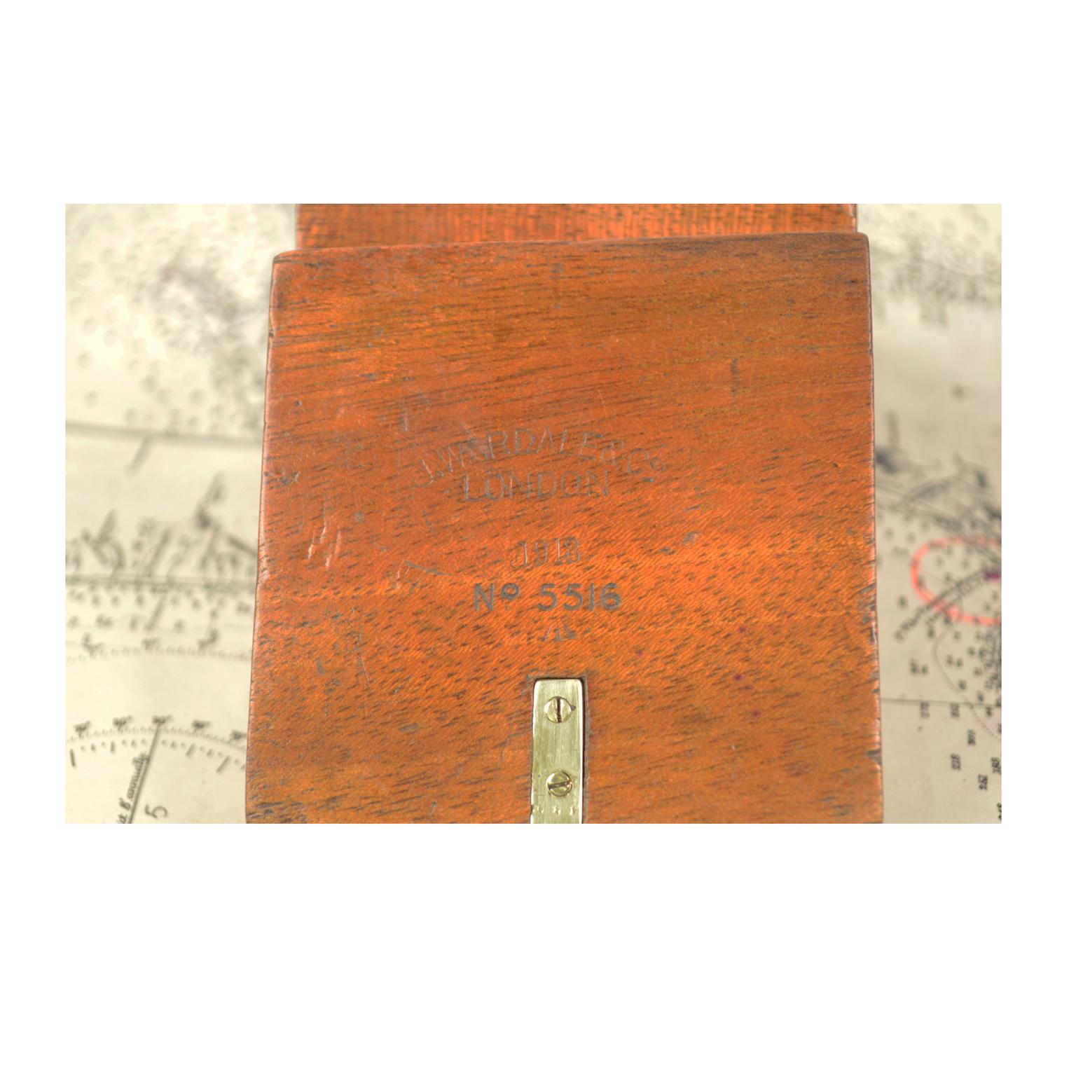 Small Pocket Compass, Mahogany Wood and Brass, WWI 1