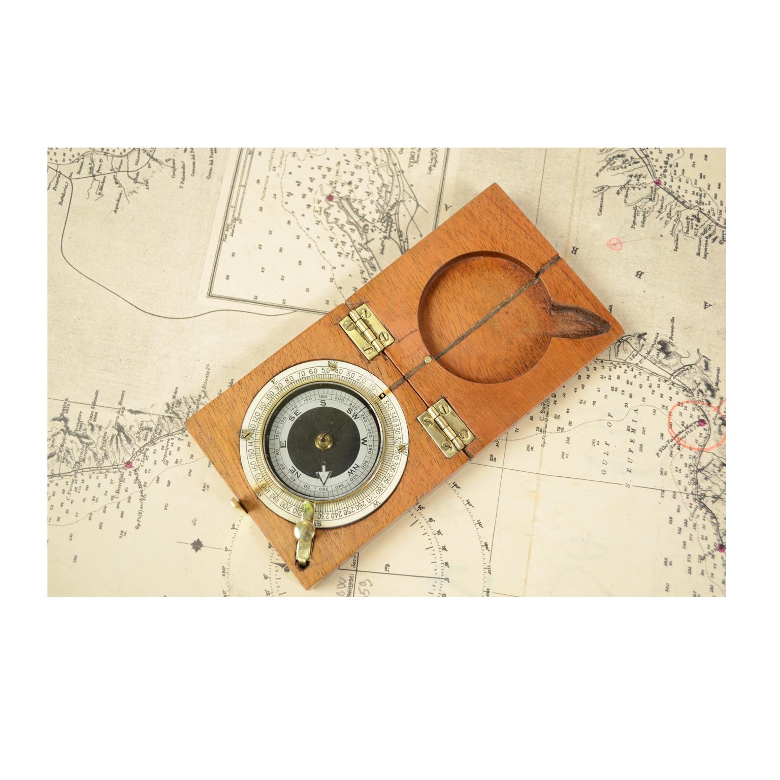 Small Pocket Compass, Mahogany Wood and Brass, WWI 2
